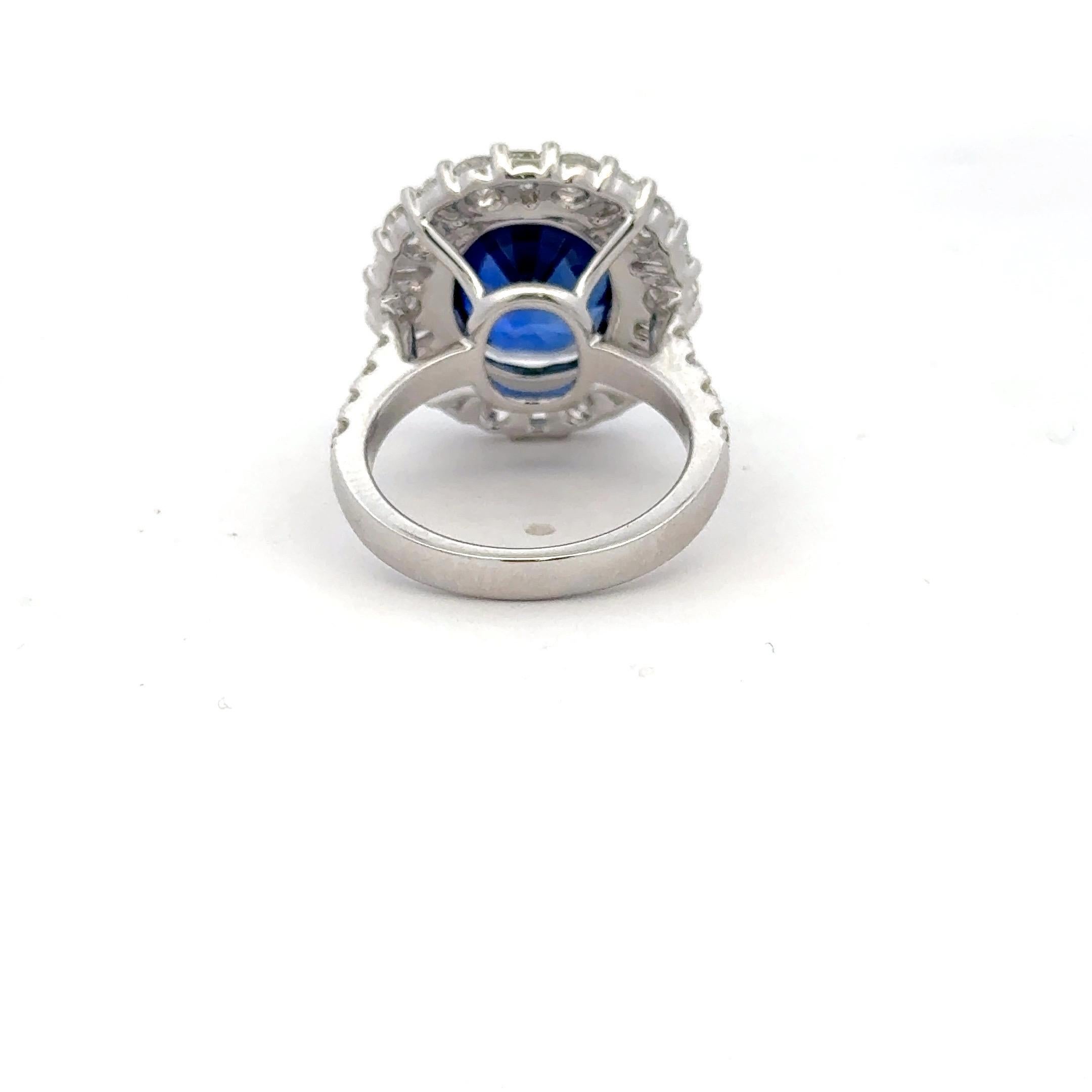 GIA Certified Sri Lanka Oval Sapphire Diamond Halo Cocktail Ring 13.61 Carats For Sale 3