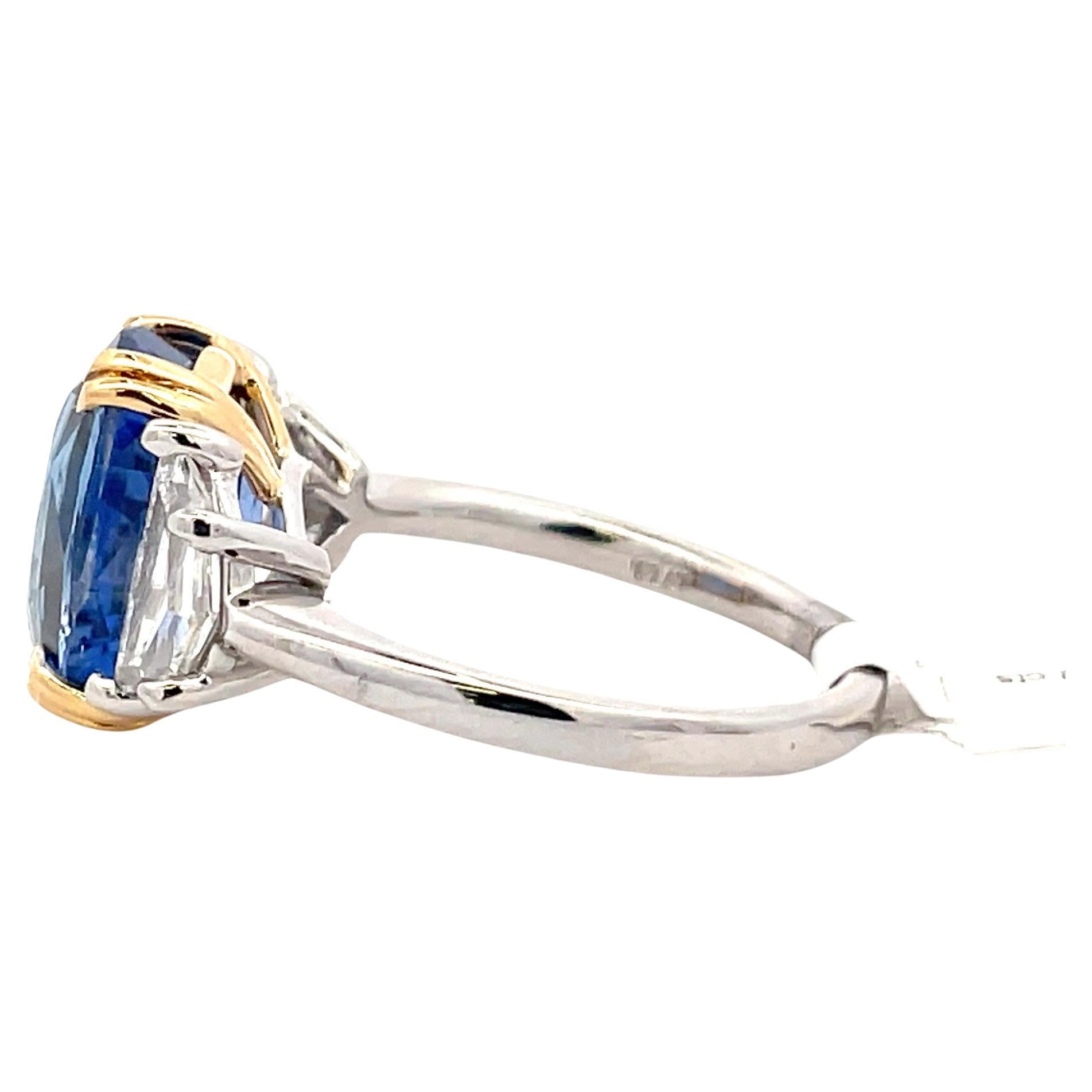 Contemporary GIA Certified Sri Lanka Sapphire Diamond Three Stone Ring 7.10 Carats Plat  For Sale