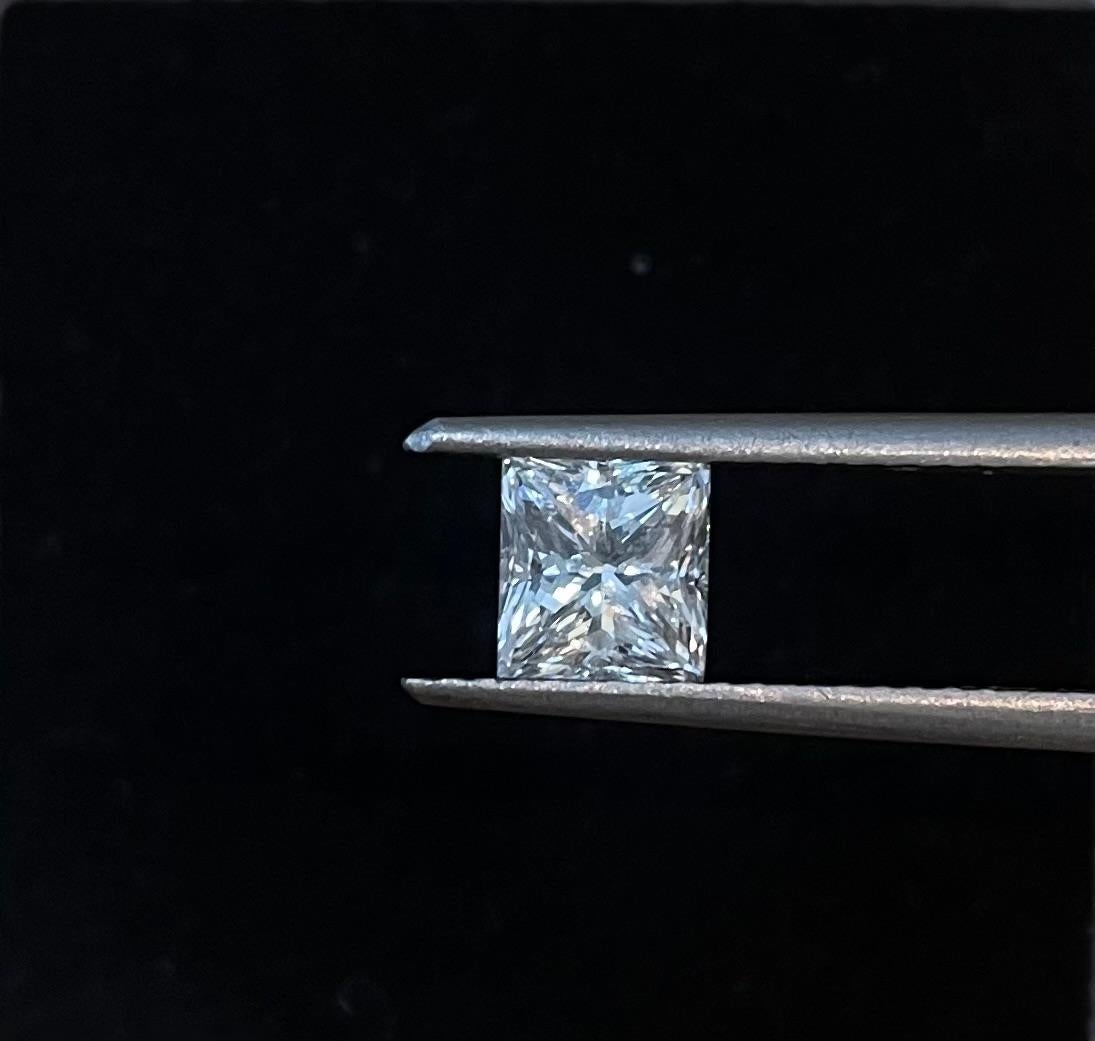 Taille princesse Superbe diamant naturel de 1,01 carat taille princesse F VS2 certifié par le GIA en vente