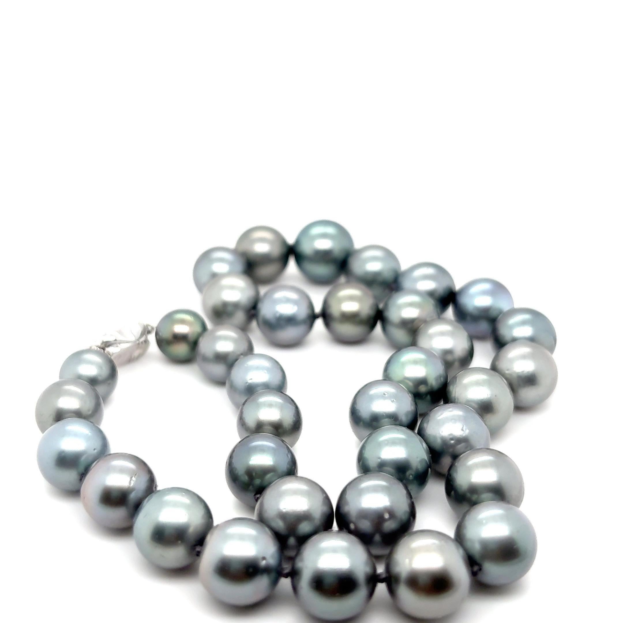 Collana di perle tahitiane certificate GIA con chiusura in oro bianco in vendita 1