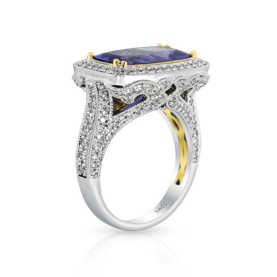 GIA Certified Tanzanite Diamond White and Yellow Gold Ring In New Condition For Sale In San Francisco, CA