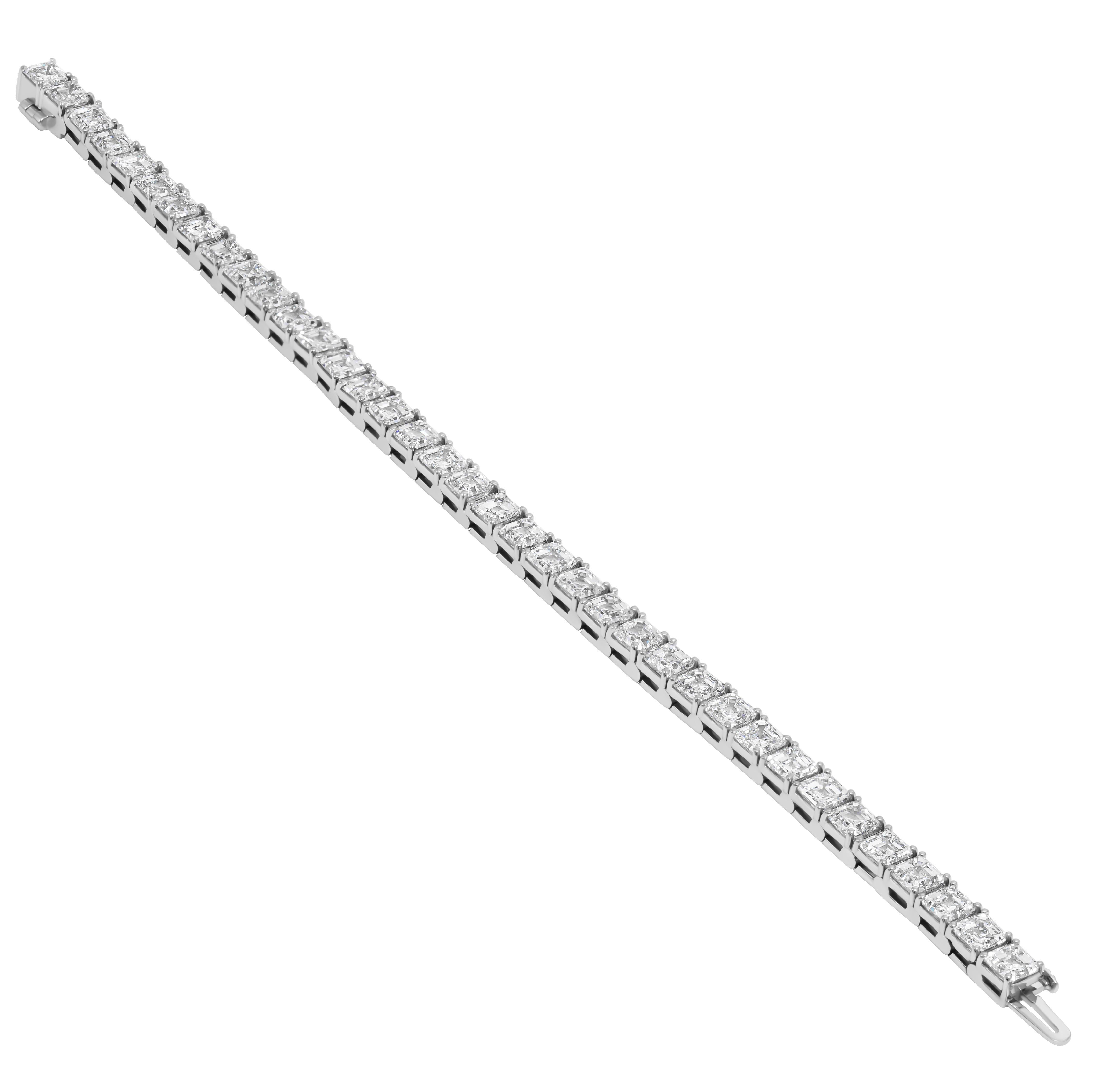 GIA Certified Tennis Bracelet with Asscher Cut Diamonds 0.50ct each

39 Diamonds - ASSCHER CUTS

 Total carat weight: 19.32CT

7