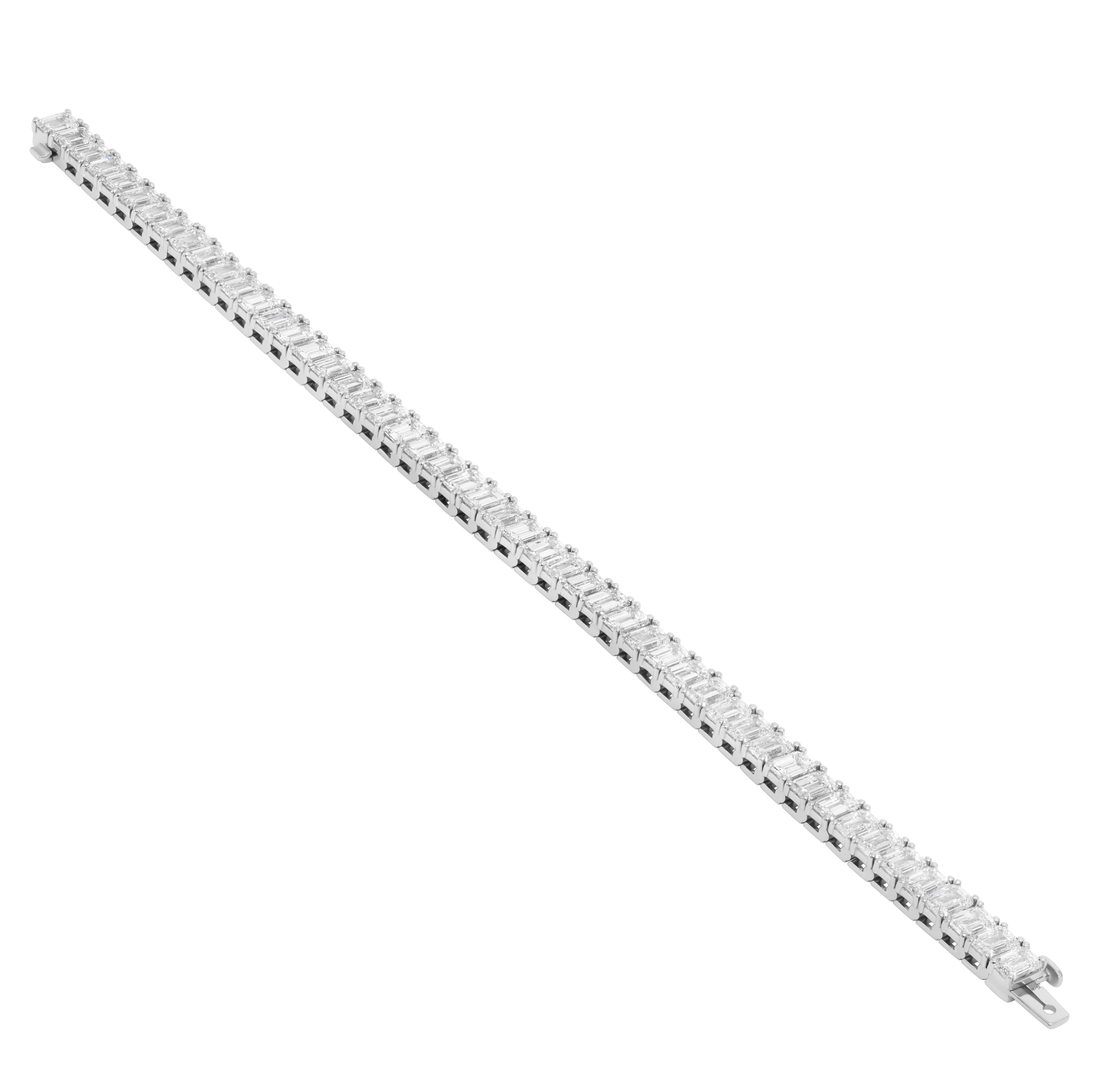 Modern GIA Certified Tennis Bracelet with Emerald Cut Diamonds 0.30ct each For Sale
