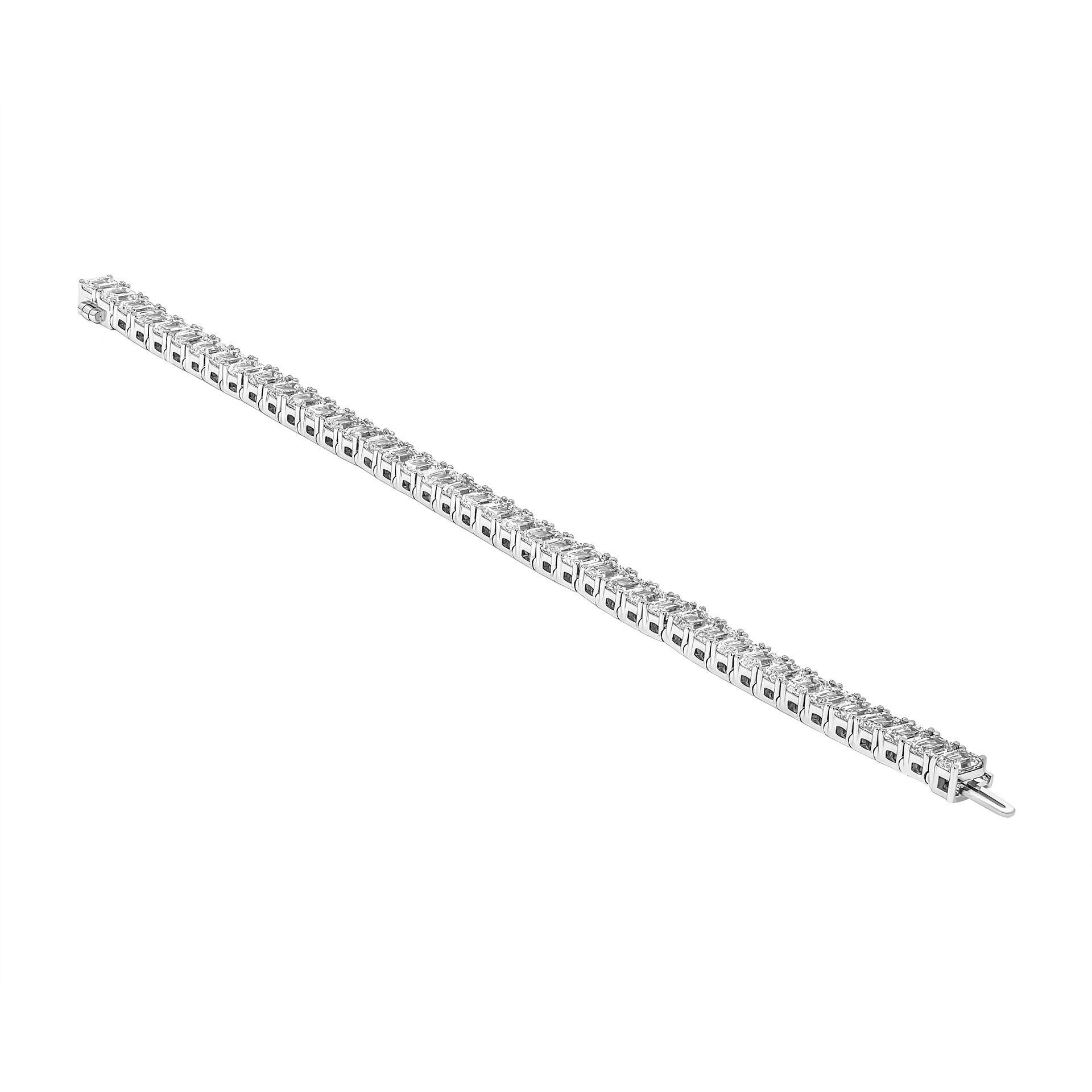 Modern Gia Certified Tennis Bracelet with Emerald Cut with 0.60 Ct Each Stone in PT950 For Sale