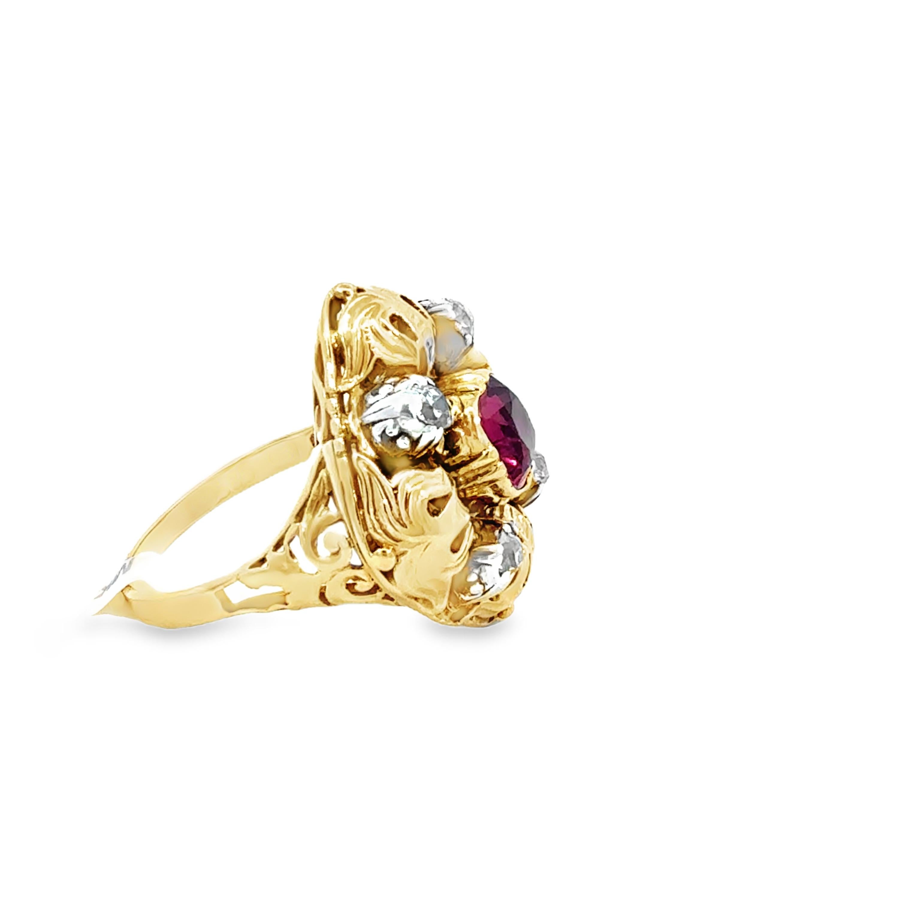 Bague de cocktail vintage en or jaune 14 carats, rubis et diamants de taille coussin, certifiée par le GIA. Le rubis coussin de taille brillant certifié par la GIA en Thaïlande pèse 1,27 carat. Le rubis rouge vif mesure 6,35 x 6,10 x 3,25 mm et