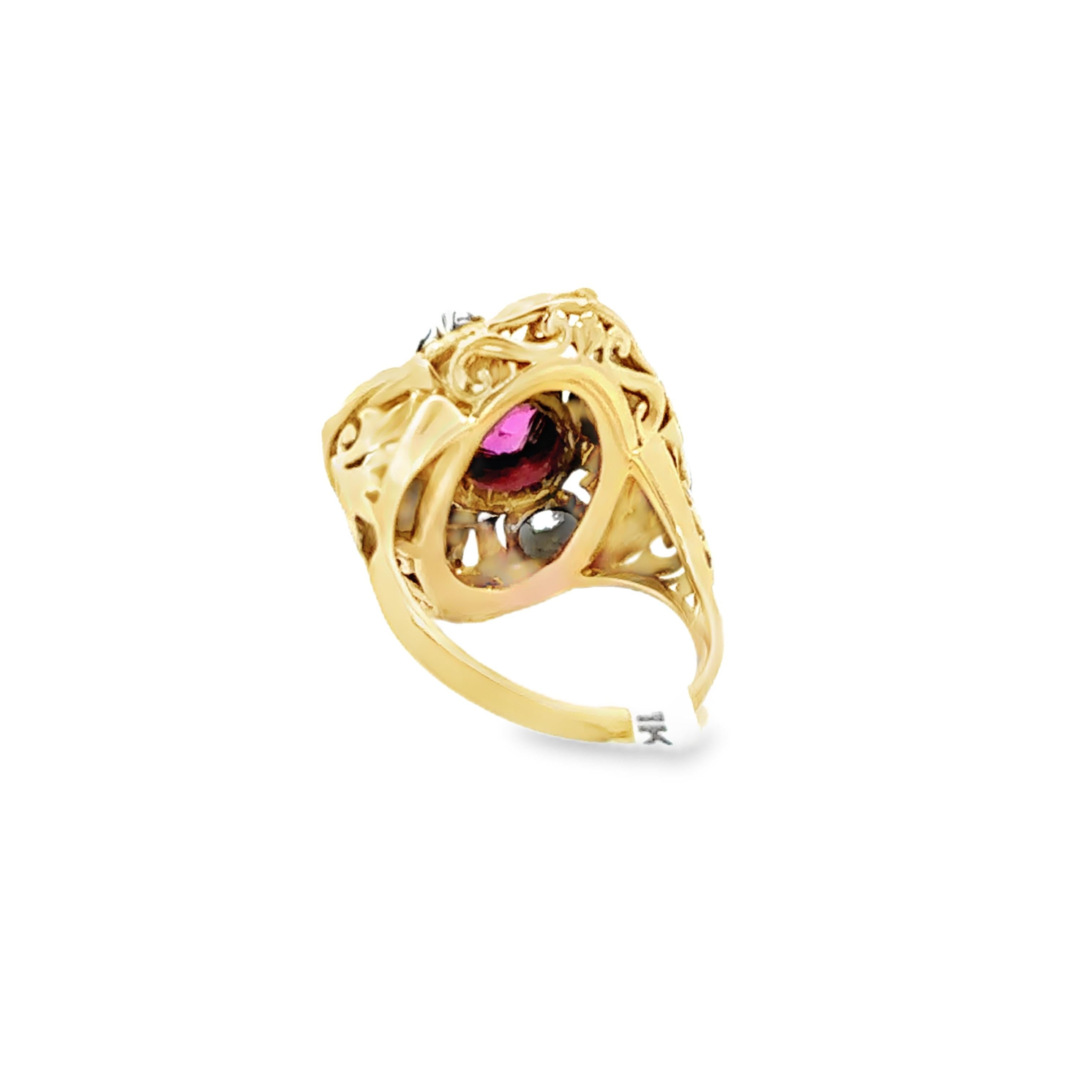 Rétro Bague cocktail en rubis et diamants de taille coussin certifiée GIA par la Thaïlande sans chaleur en vente