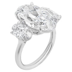 Bague à trois pierres certifiée GIA avec un diamant ovale de 8,01ct G SI1