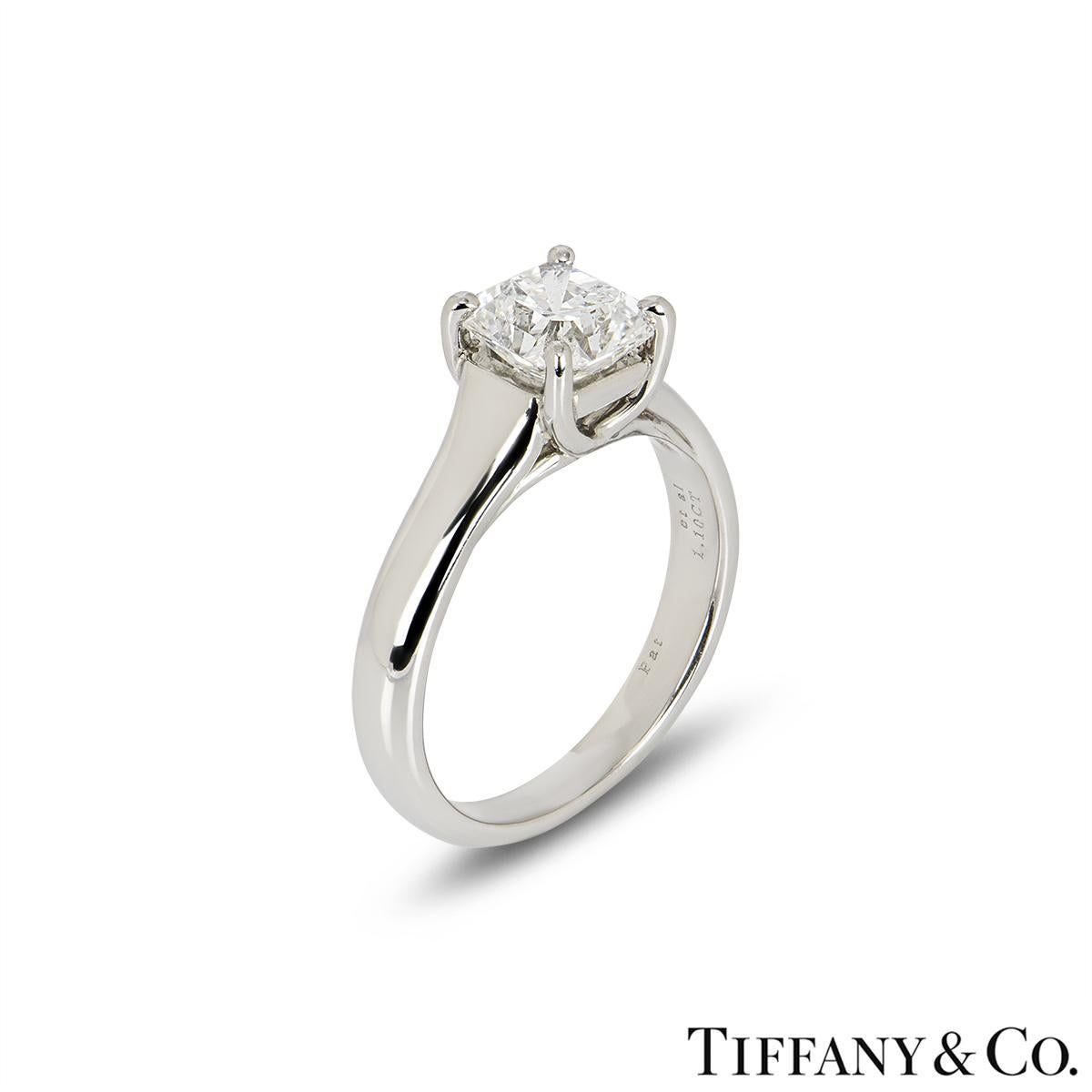 Taille carrée Certifié GIA pour Tiffany & Co. Bague en platine avec diamant taille Lucida de 1,10 carat en vente