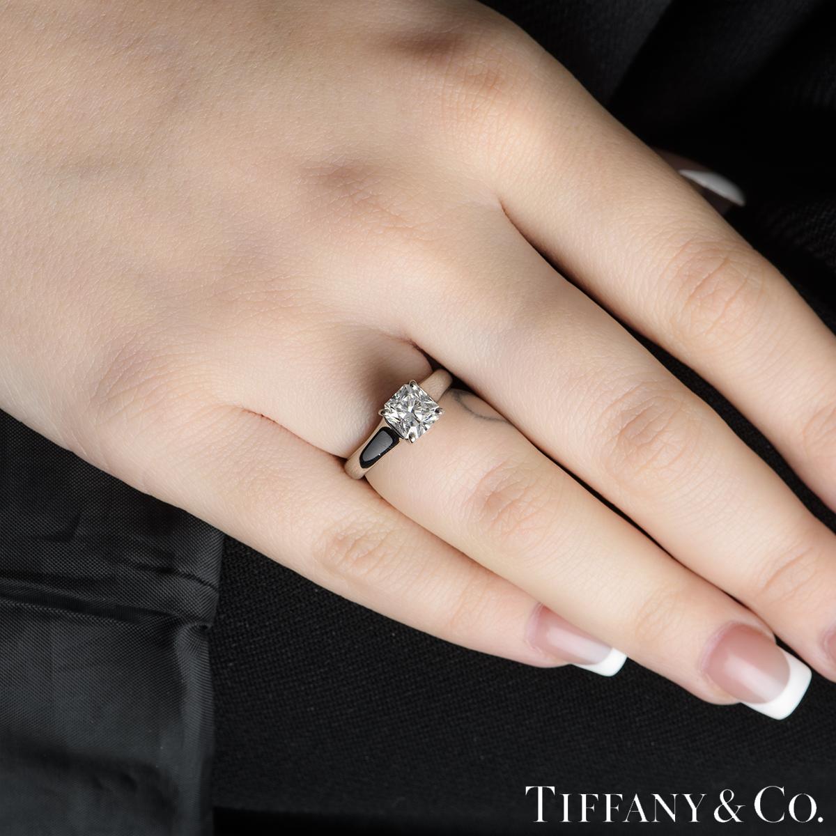 Certifié GIA pour Tiffany & Co. Bague en platine avec diamant taille Lucida de 1,10 carat en vente 1