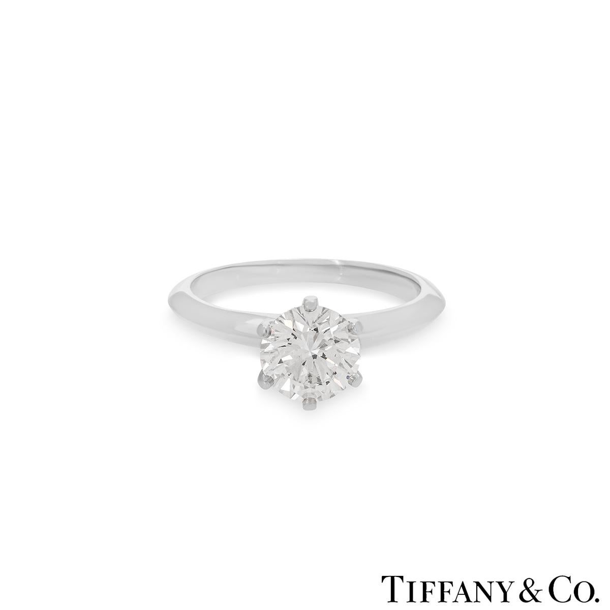Taille ronde Certifié GIA Tiffany & Co. Bague en platine sertie d'un diamant de 1,09 carat D/IF en vente