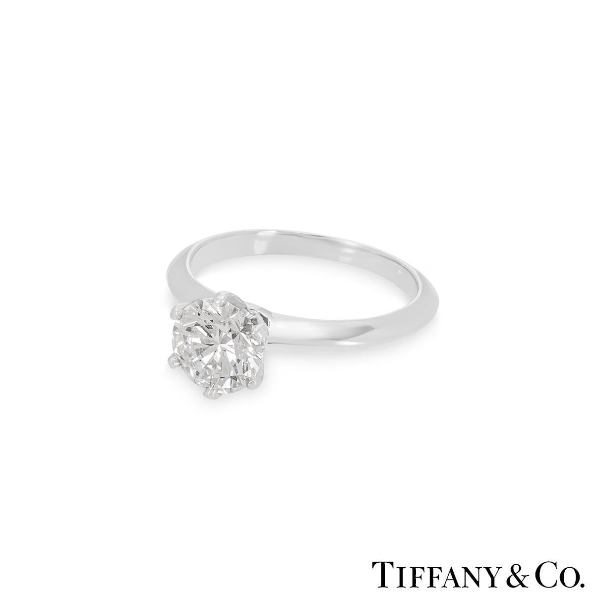 Certifié GIA Tiffany & Co. Bague en platine sertie d'un diamant de 1,09 carat D/IF Bon état - En vente à London, GB