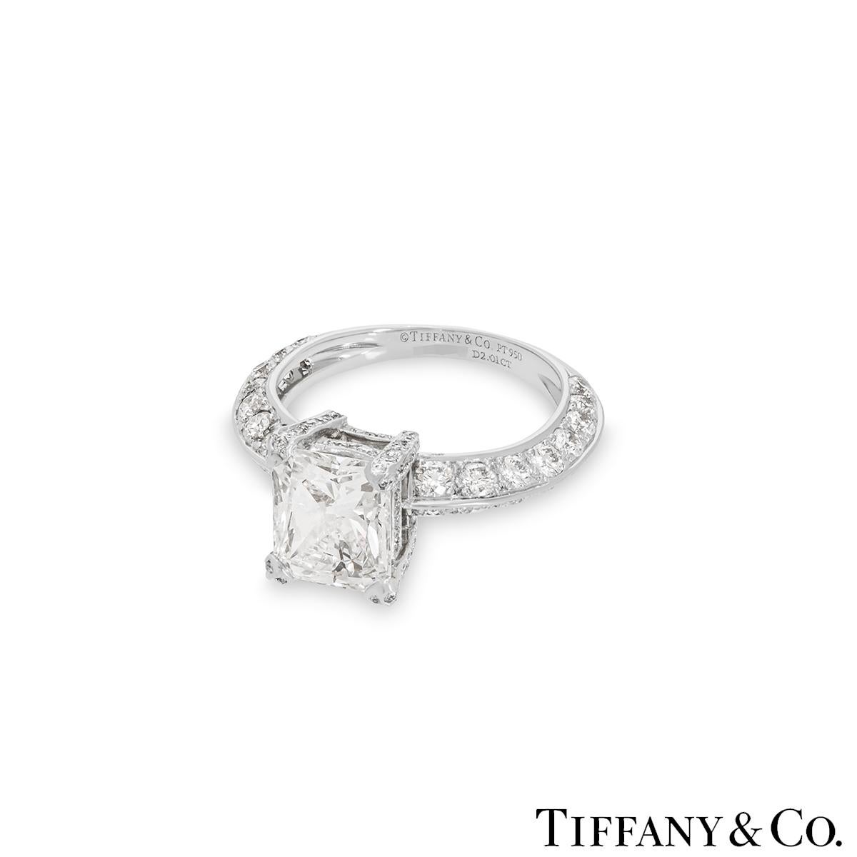 GIA-zertifizierte Tiffany & Co. Platinring mit Diamanten im Strahlenschliff 2,01 Karat G/IF Damen im Angebot
