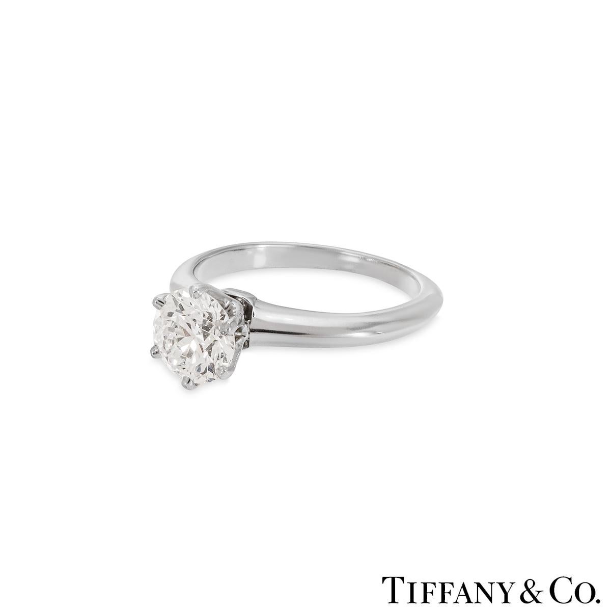 GIA Certified Tiffany & Co. Round Brilliant Cut Diamond Ring 1.01ct E/VS1 In Excellent Condition For Sale In London, GB