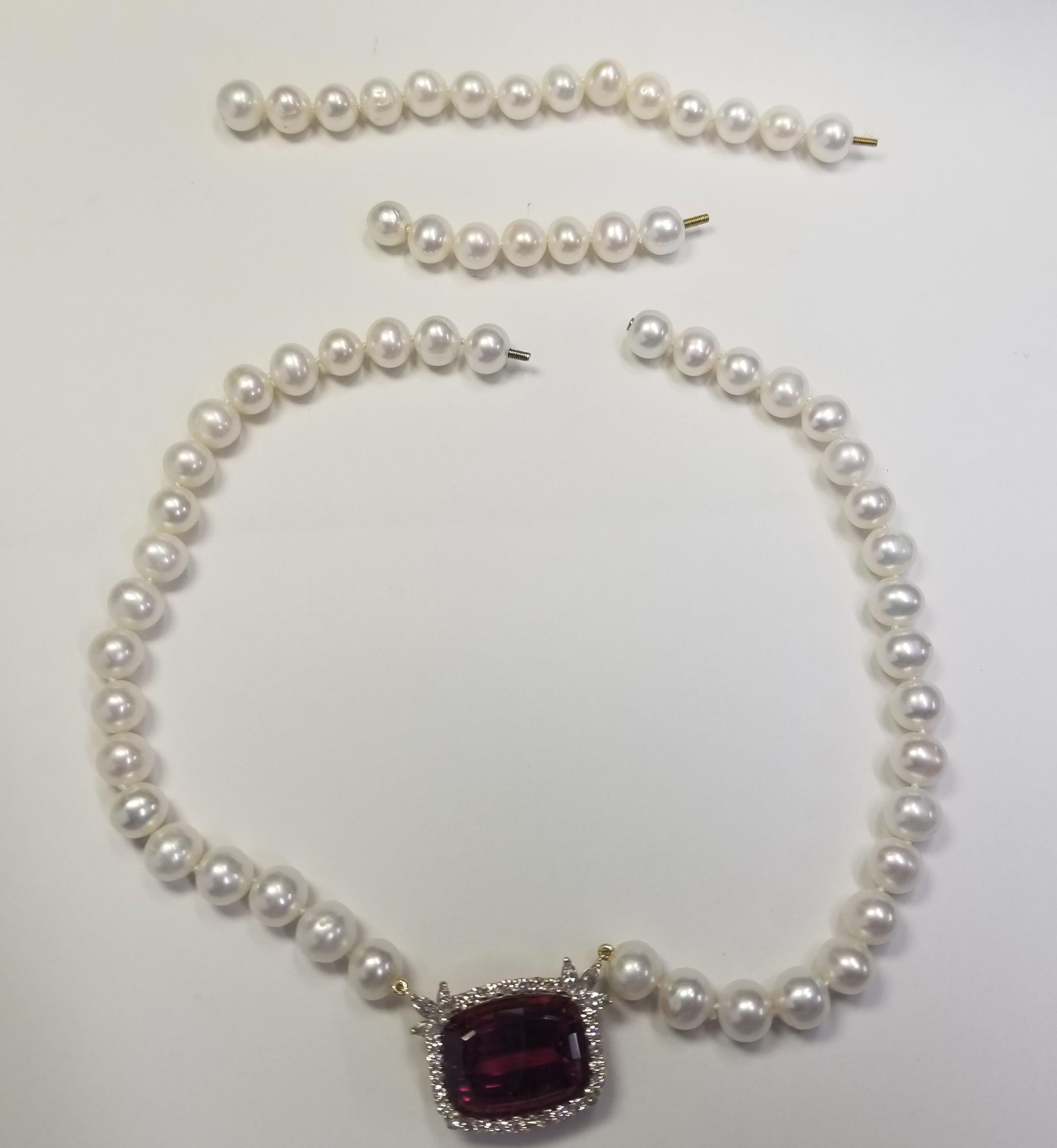 GIA Certified Tourmaline 30.87 carats avec diamant et collier de perles en vente 1