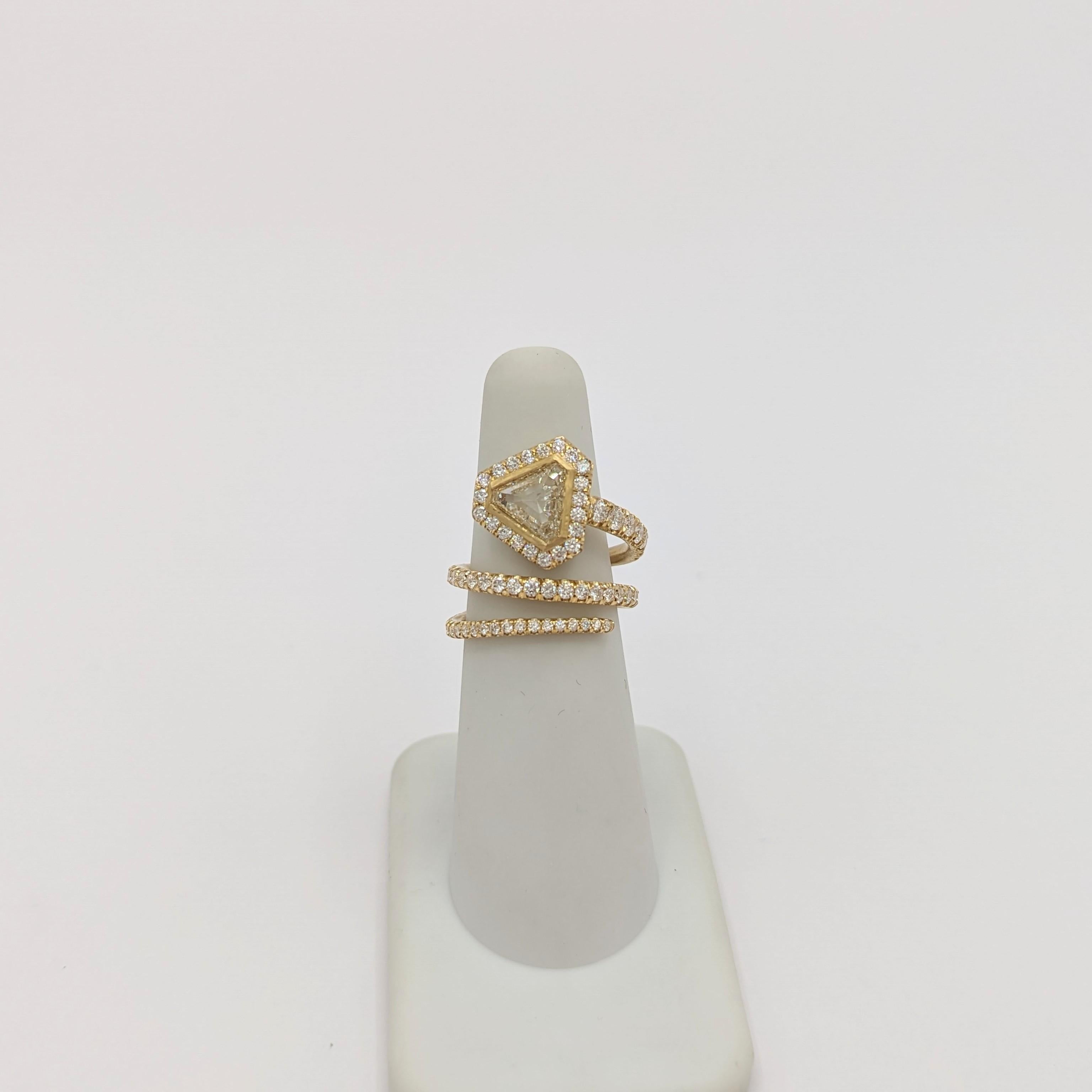 Women's or Men's GIA Certified Trillion Cut Diamond Snake Ring in 18 Karat Yellow Gold For Sale