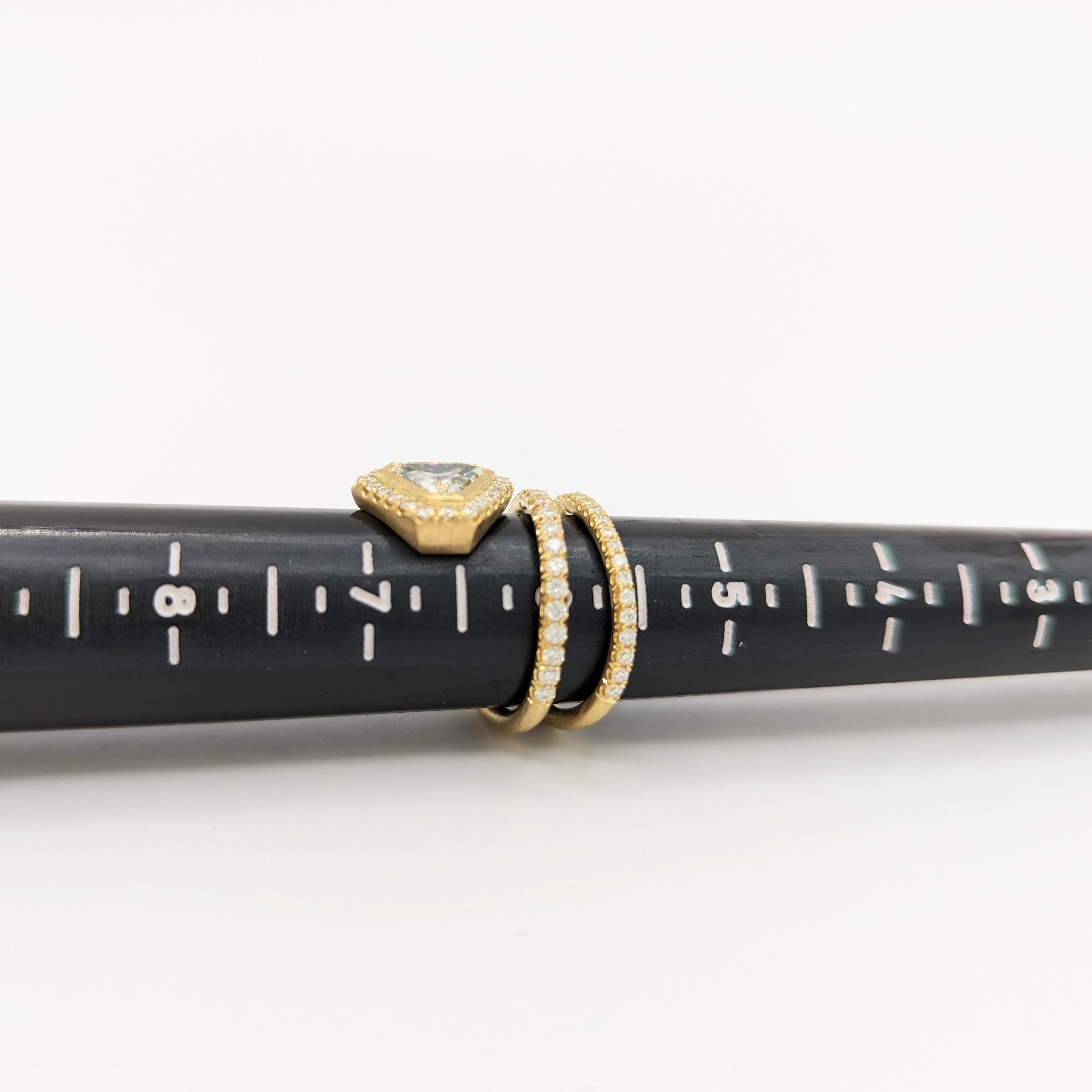 GIA Certified Trillion Cut Diamond Snake Ring in 18 Karat Yellow Gold For Sale 3