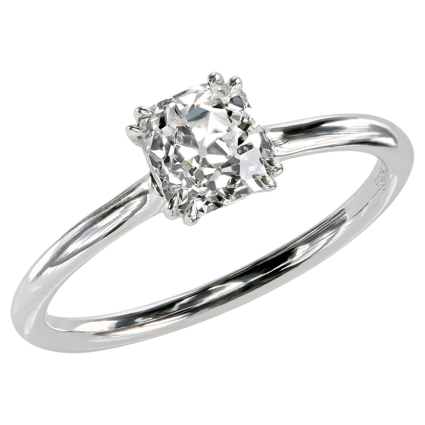 Anello di fidanzamento in platino con diamante a cuscino antico certificato GIA