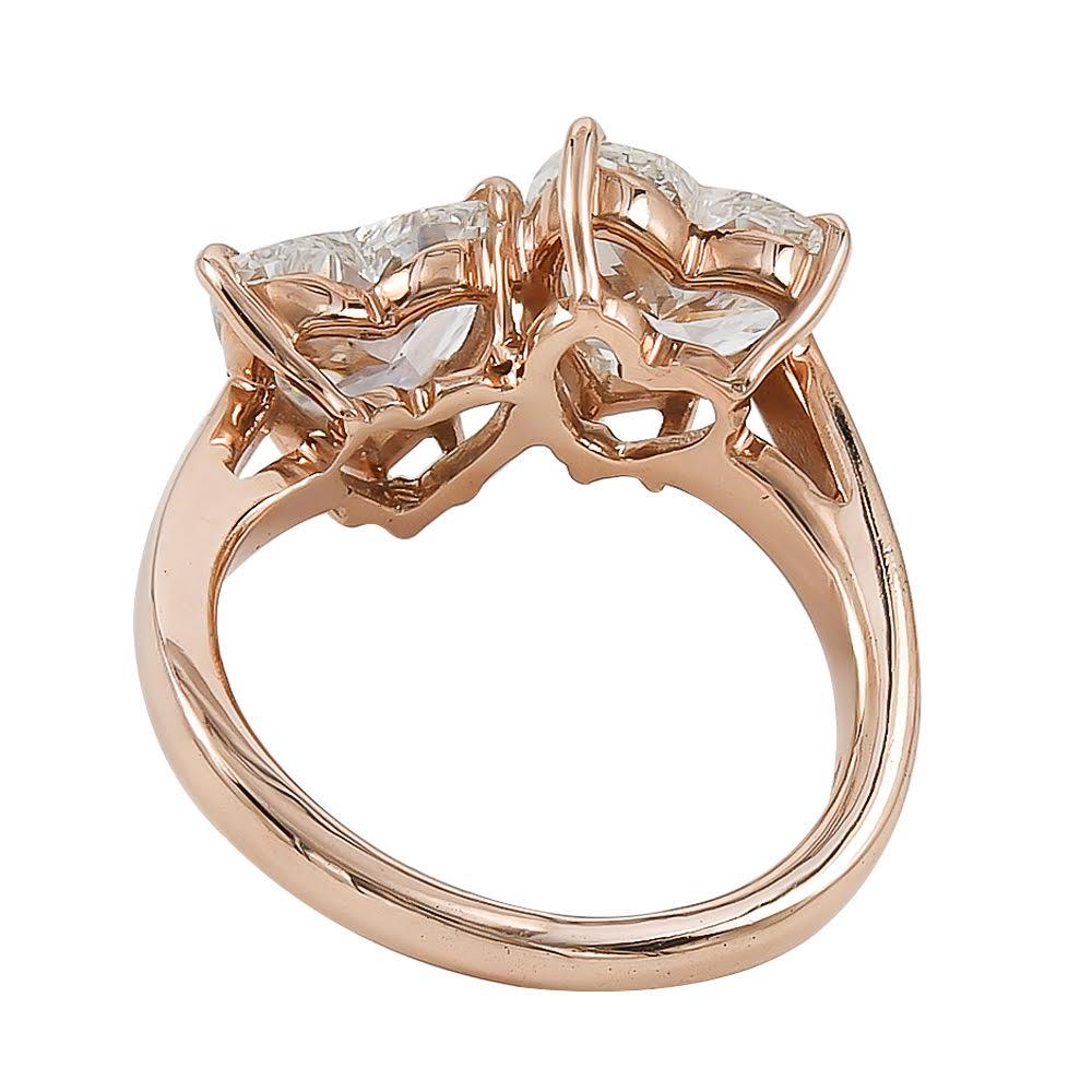GIA-zertifizierter zweisteiniger herzförmiger Diamantring (Moderne)
