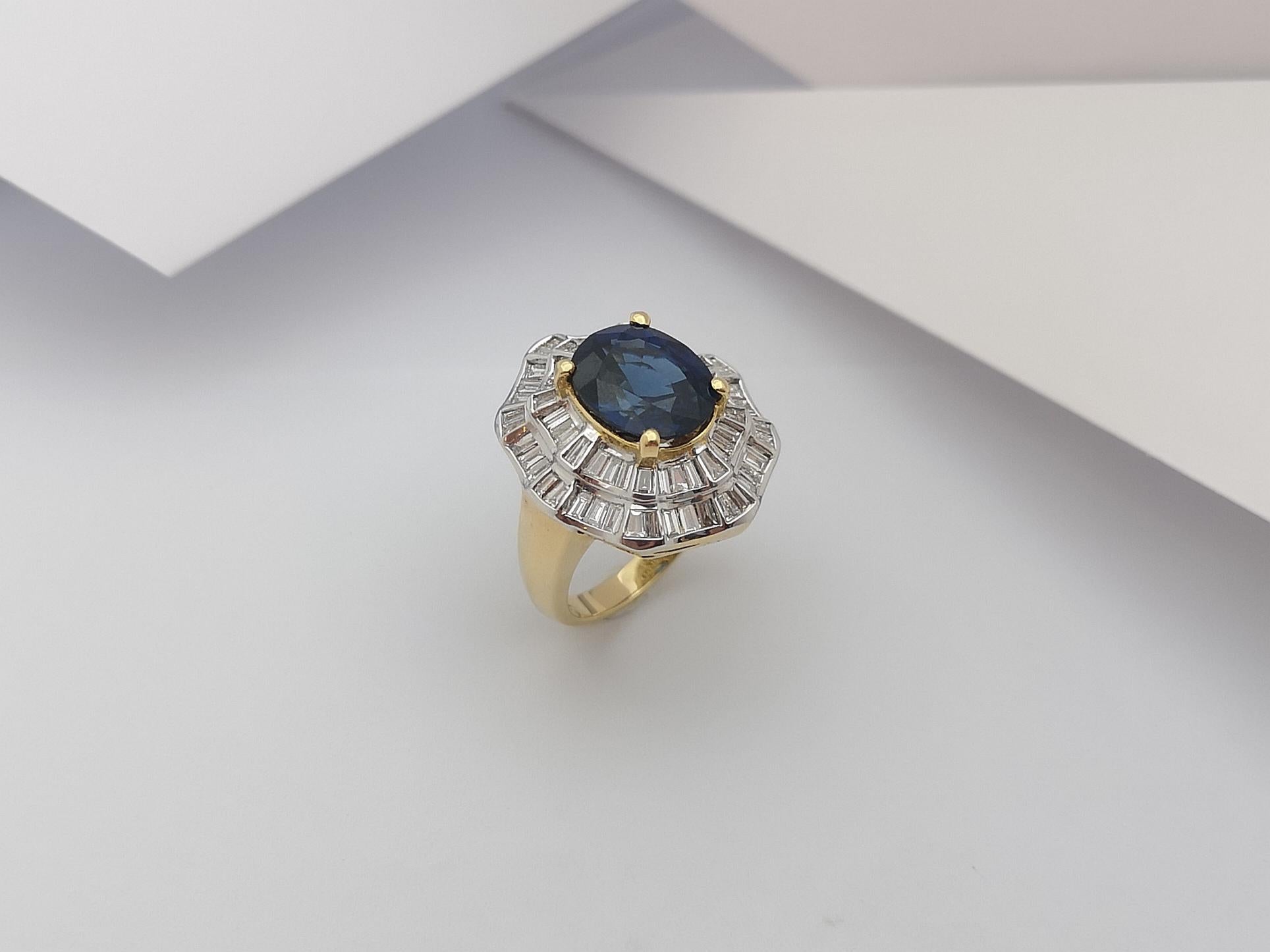 GIA Certified Unheated 5 Cts Blue Sapphire with Diamond Ring in 18 Karat Gold For Sale 6