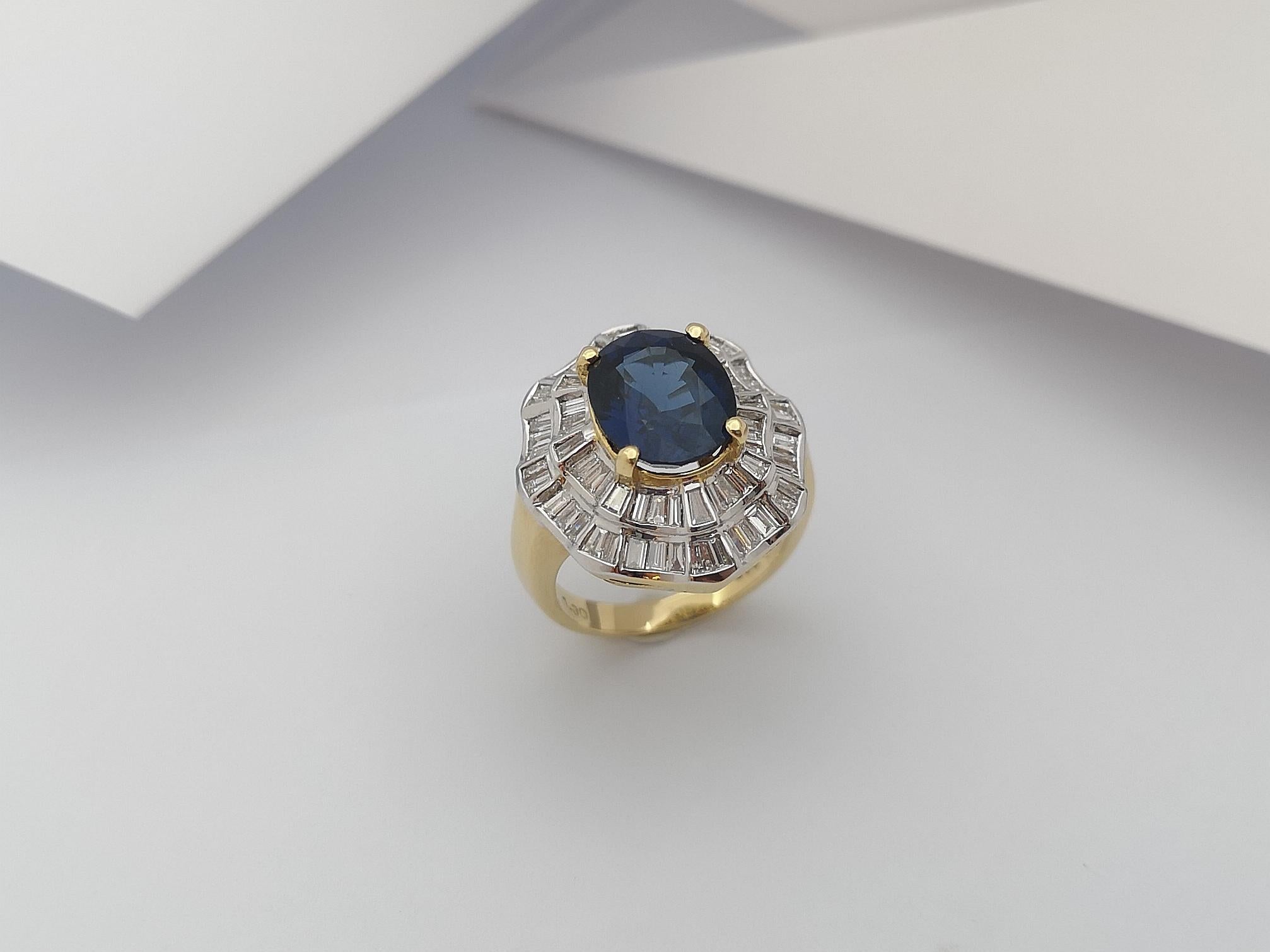 GIA Certified Unheated 5 Cts Blue Sapphire with Diamond Ring in 18 Karat Gold For Sale 8