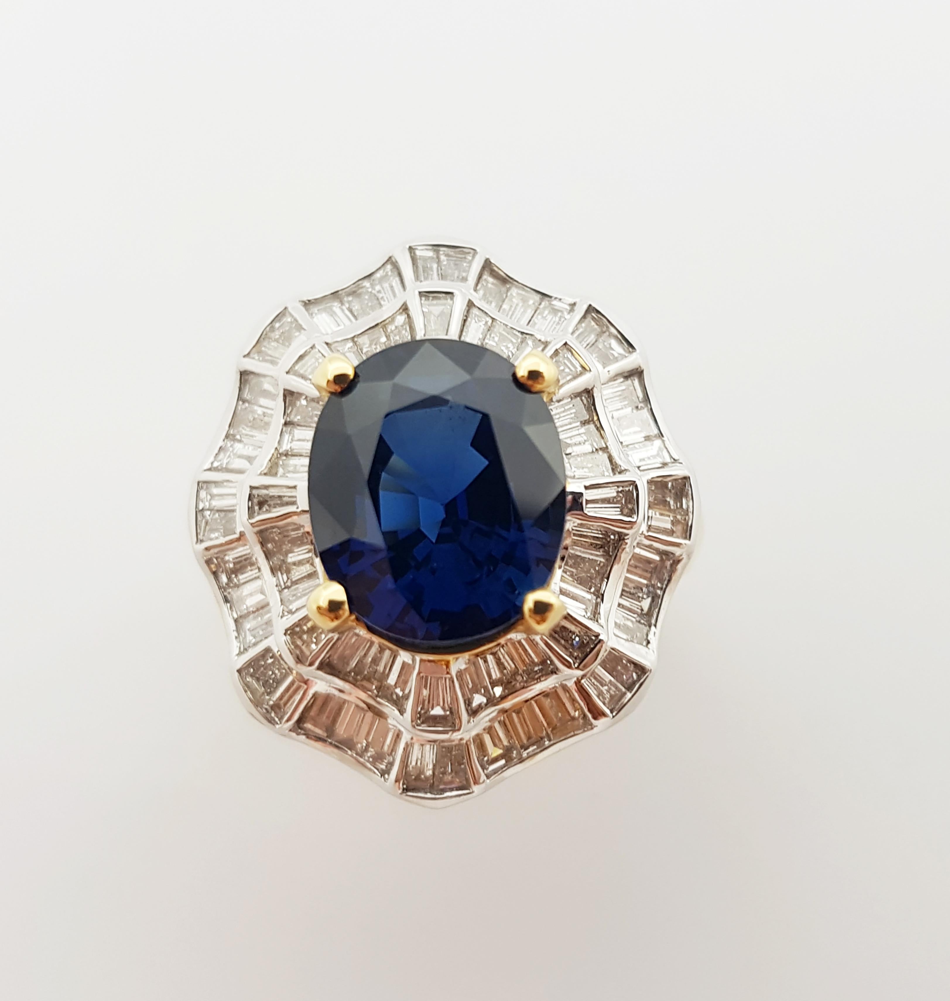 GIA Certified Unheated 5 Cts Blue Sapphire with Diamond Ring in 18 Karat Gold For Sale 1