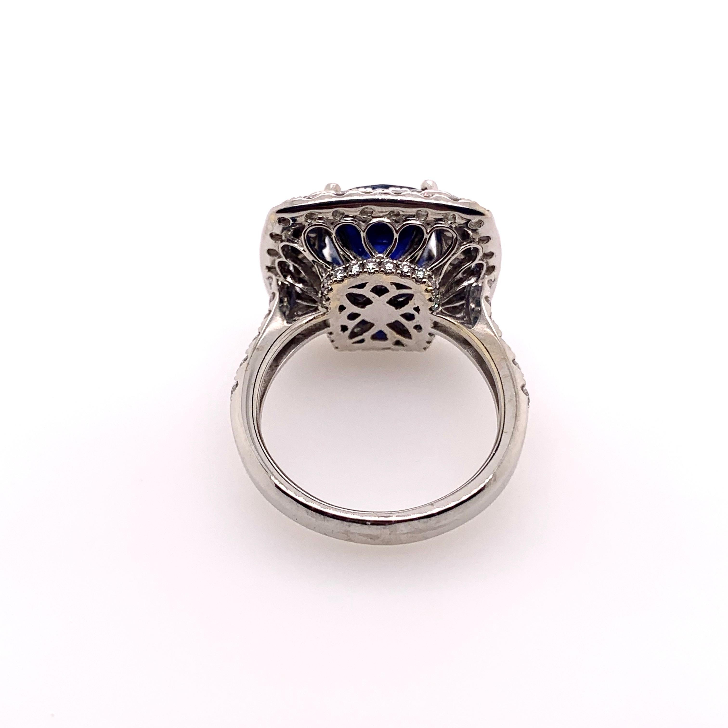 Contemporary GIA Certified Unheated Blue Sapphire and Diamond Cocktail Ring For Sale