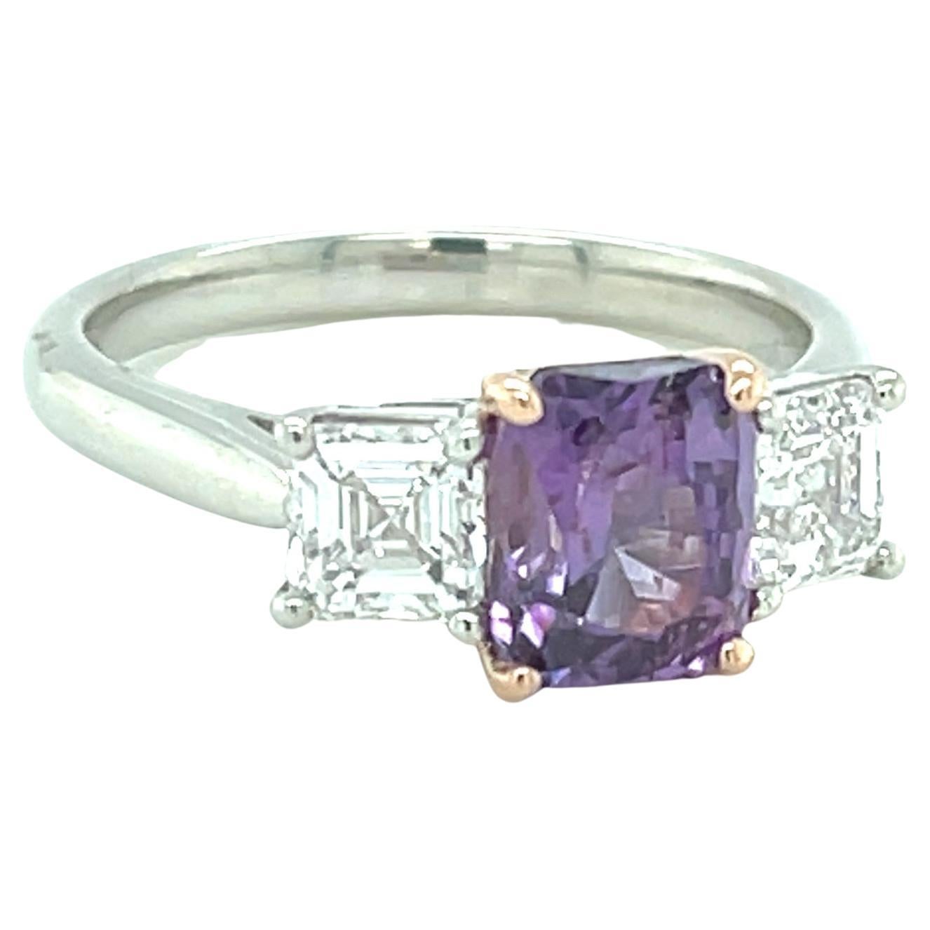 Taille octogone Bague de fiançailles en saphir violet non chauffé et diamants de 2,14 carats, certifiés GIA en vente