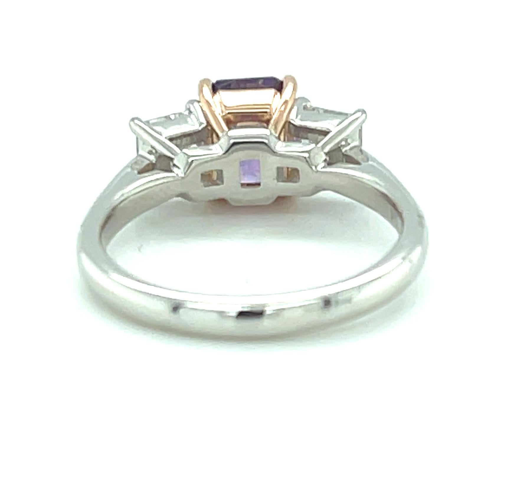 Bague de fiançailles en saphir violet non chauffé et diamants de 2,14 carats, certifiés GIA Neuf - En vente à Los Angeles, CA