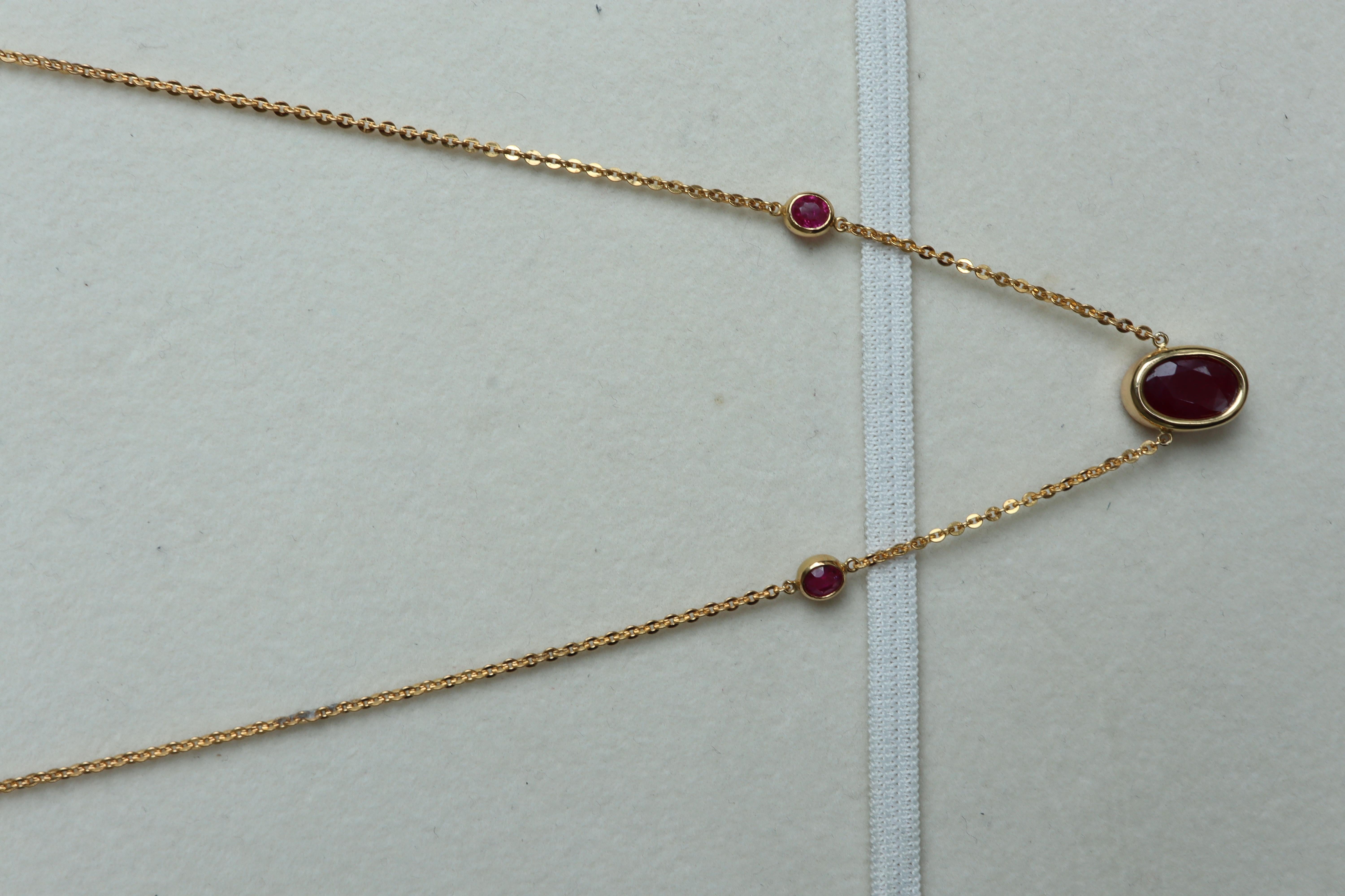 Taglio ovale GIA certified Unheated Ruby Necklace in 22k solid gold chain in vendita