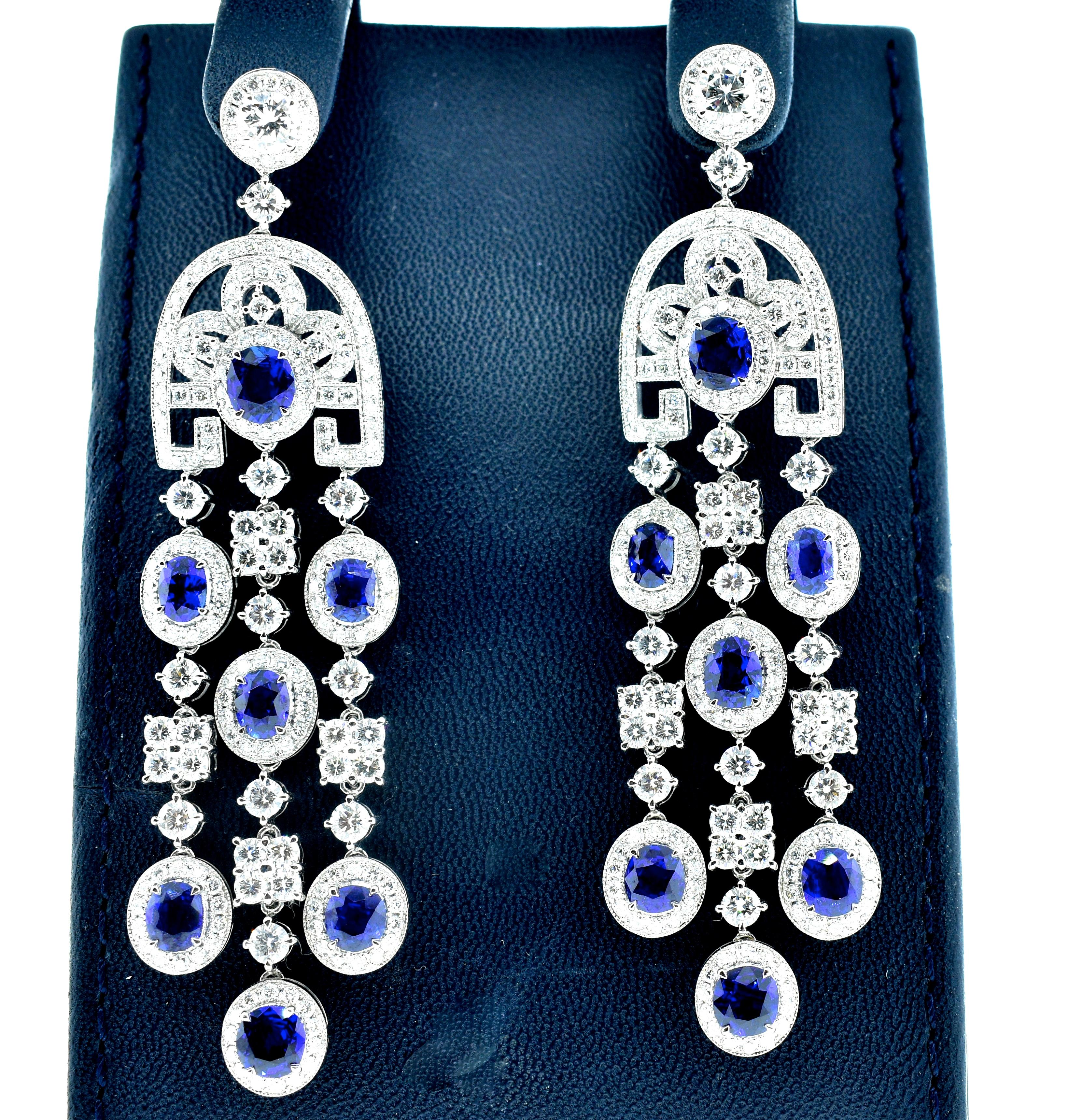 Contemporary GIA Certified unheated Sapphire, and Diamond Earrings, Pierre/Famille