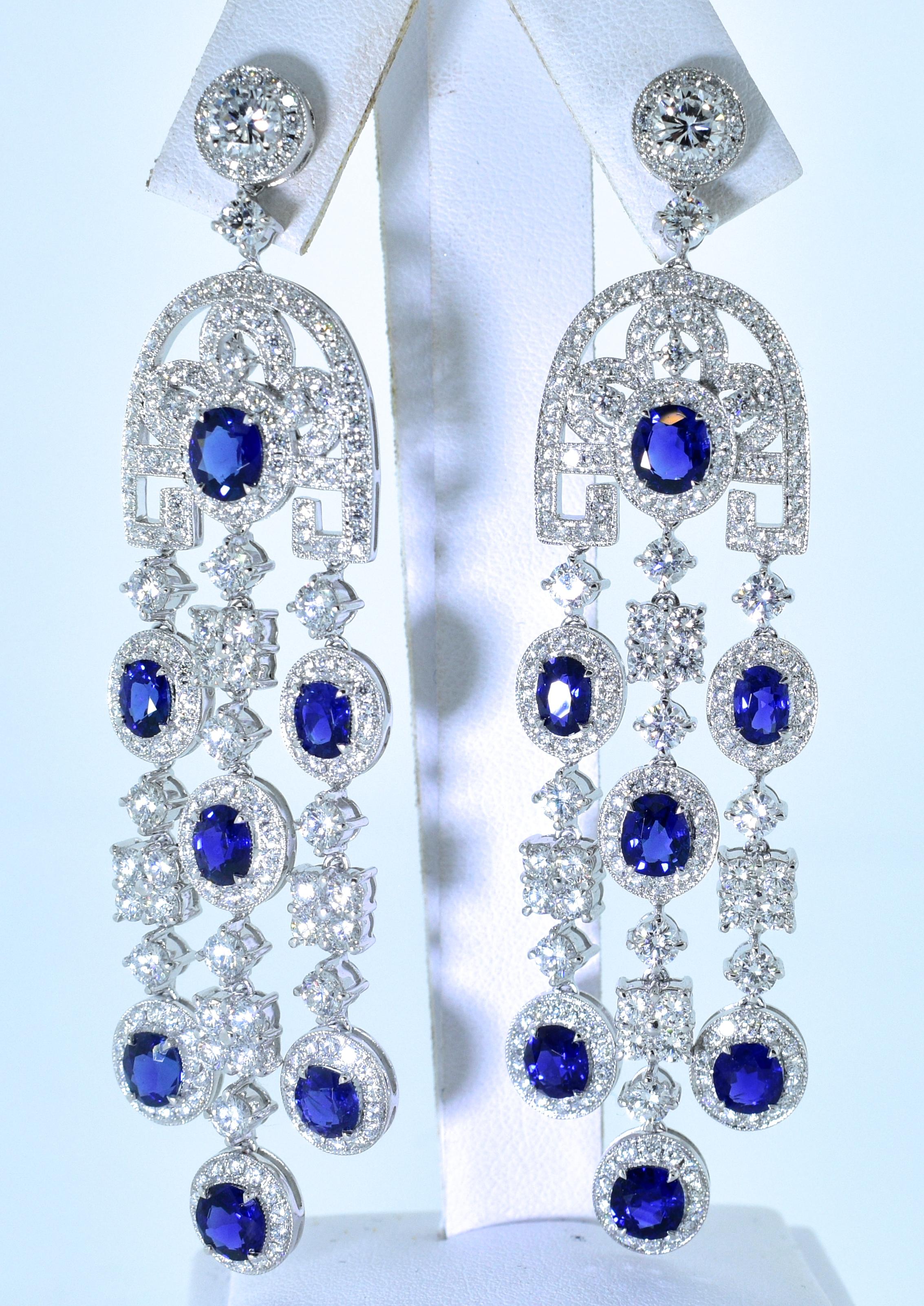 Women's or Men's GIA Certified unheated Sapphire, and Diamond Earrings, Pierre/Famille