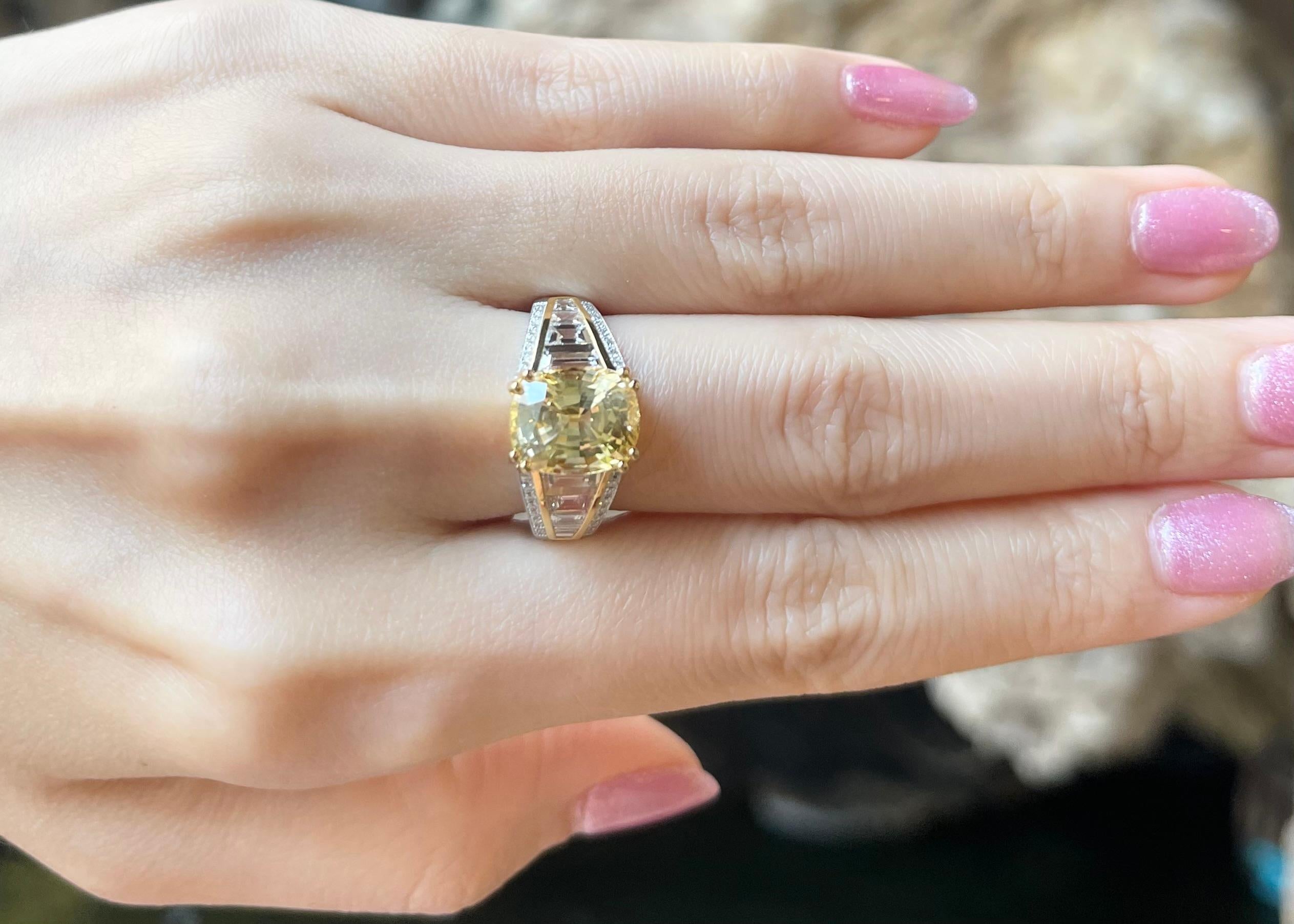 Mixed Cut GIA Certified Unheated Yellow Sapphire 5cts with Diamond Ring in 18K White Gold For Sale