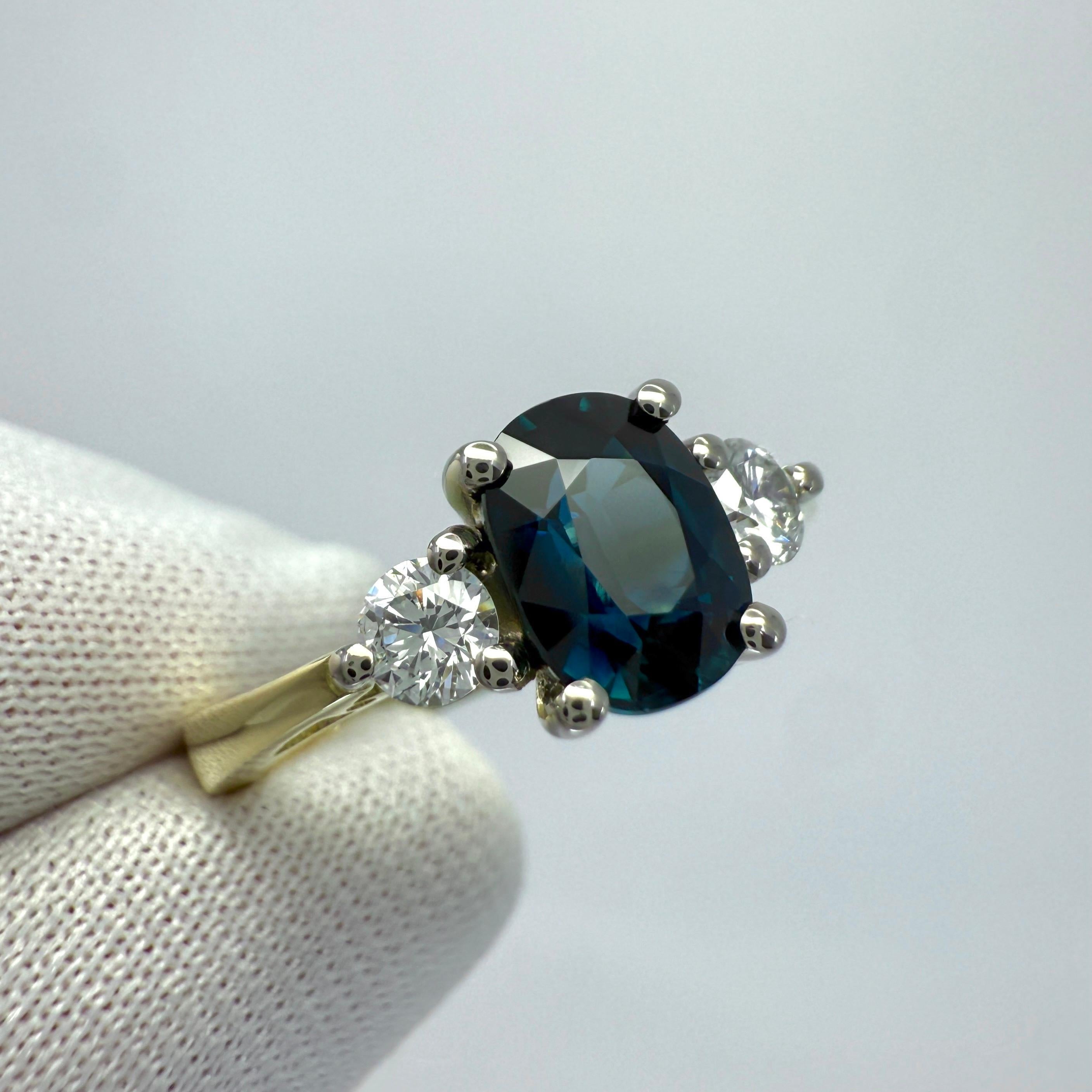 GIA zertifiziert unbehandelt Kissen blauer Saphir Diamant drei Stein 18k Gold Ring im Angebot 2