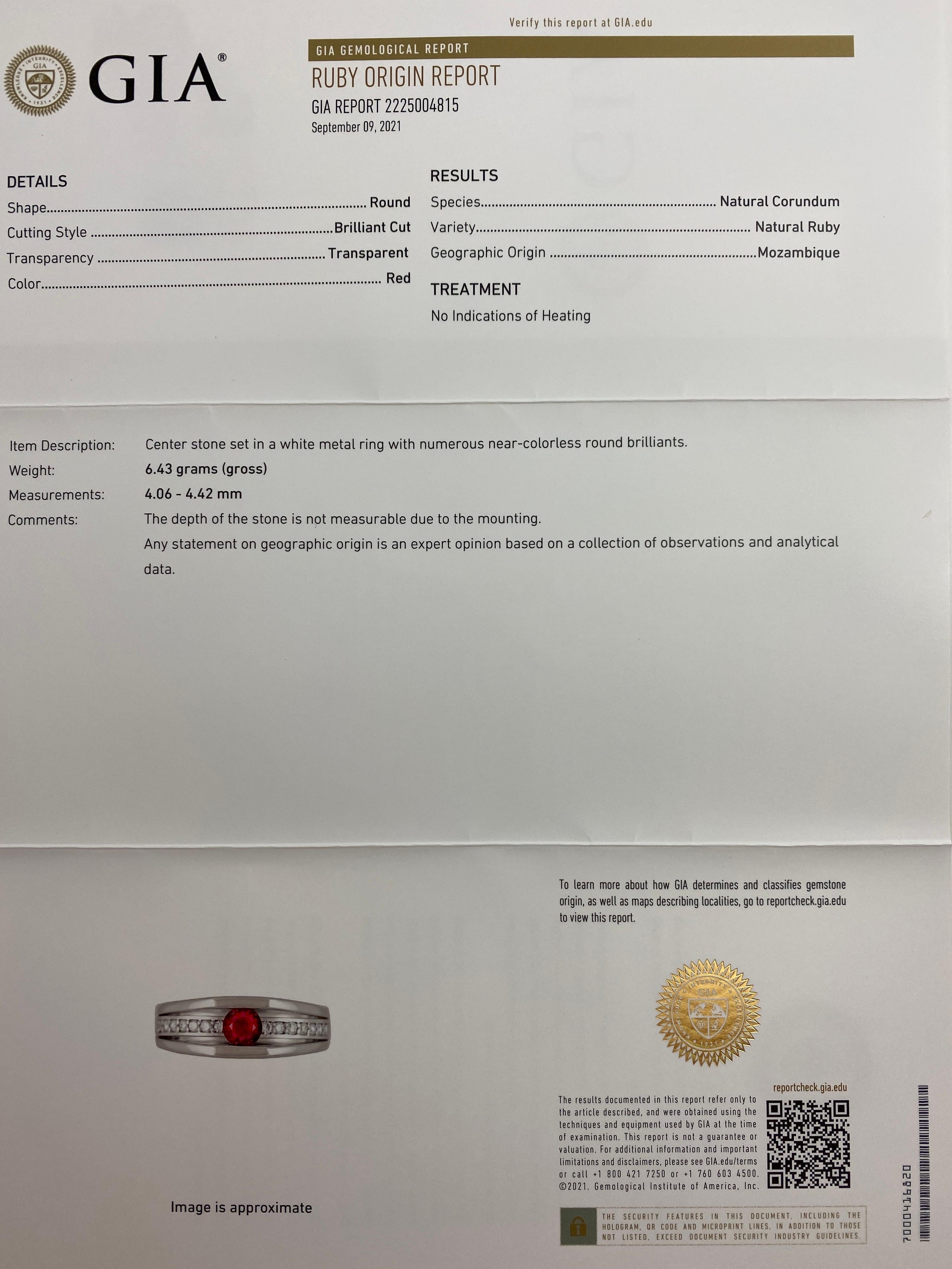 Bague en platine sans chaleur avec rubis rouge profond non traité et diamants, certifié GIA Neuf à Birmingham, GB