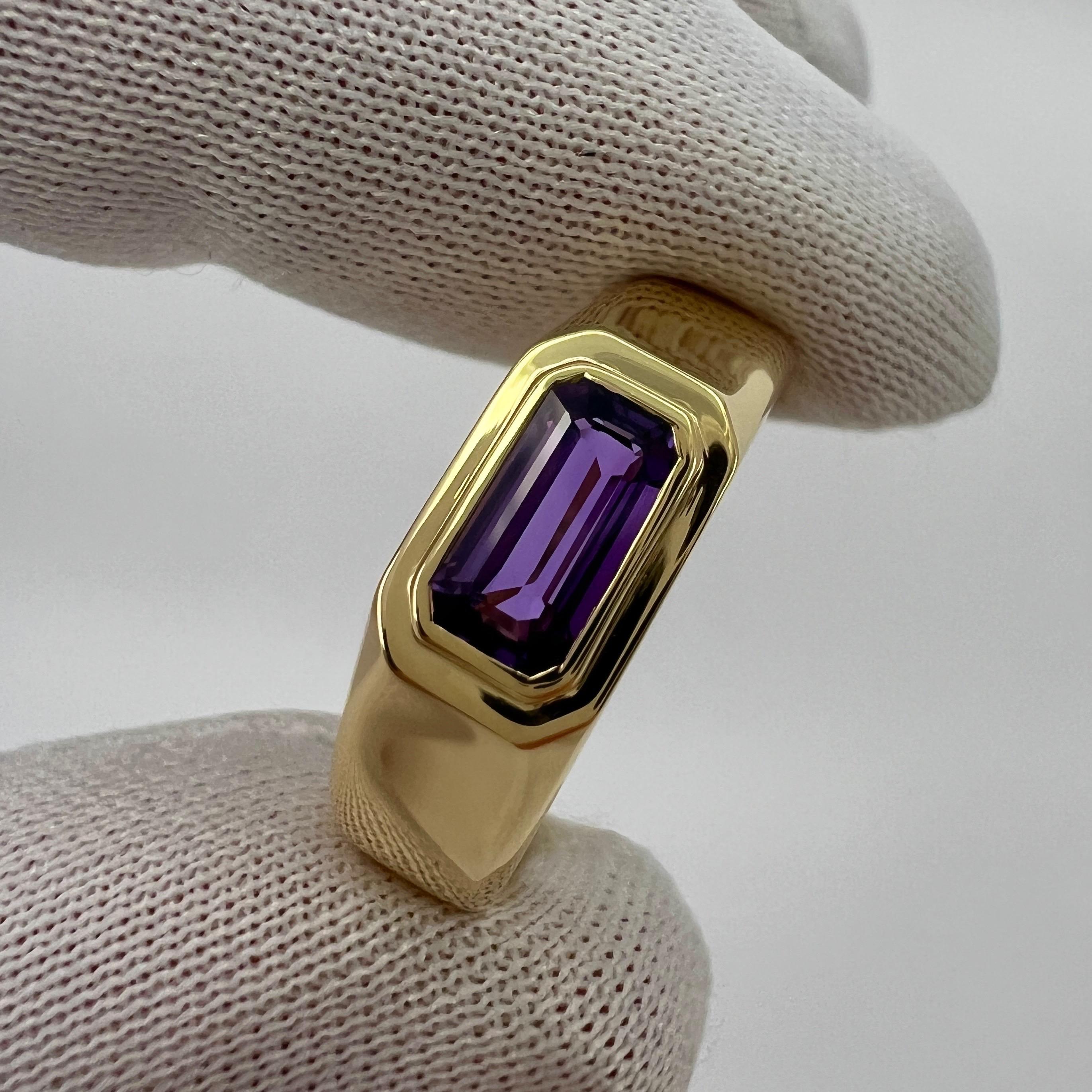 GIA-zertifizierter unbehandelter lila Saphir im Smaragdschliff 18k Gelbgold Siegelring im Zustand „Neu“ in Birmingham, GB