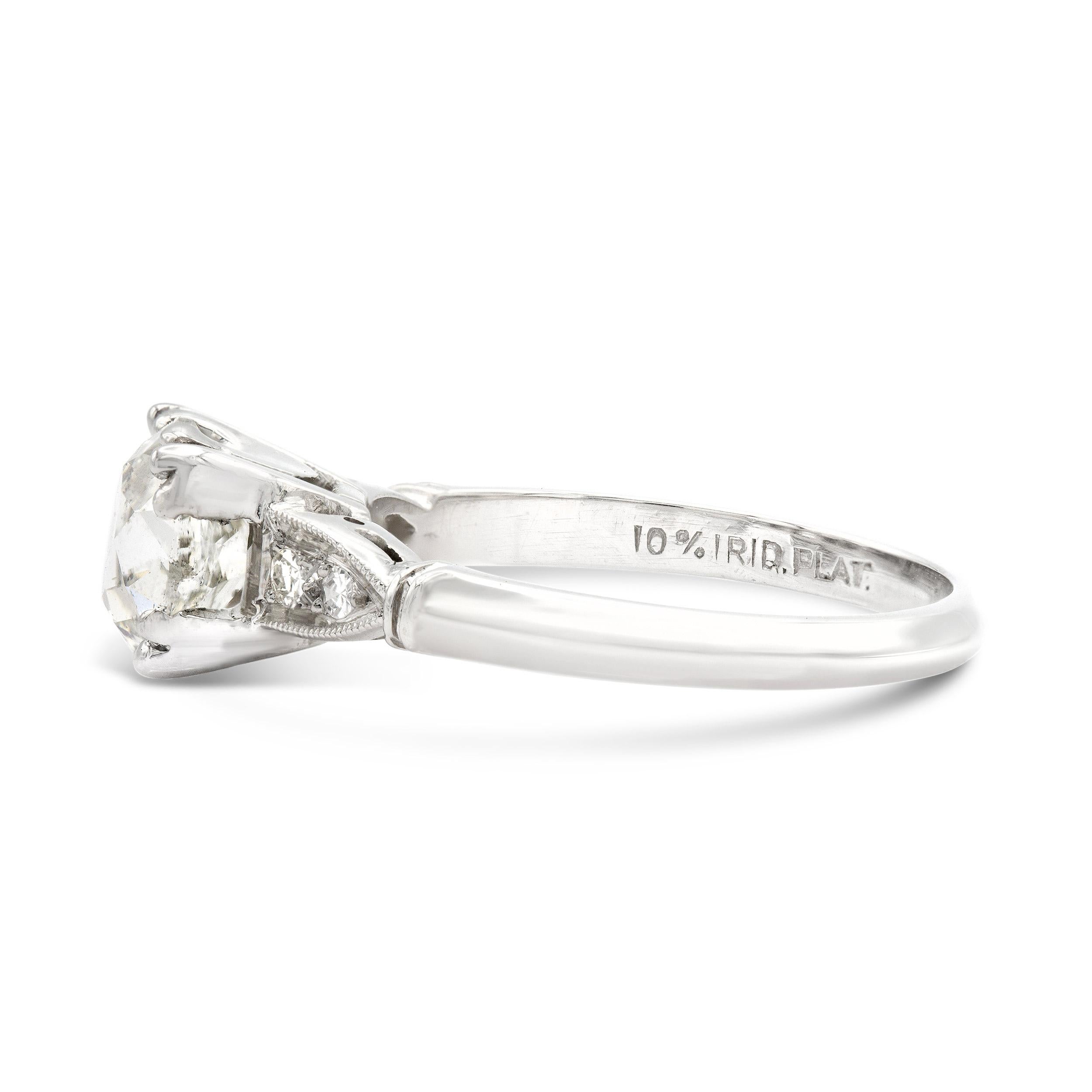 Art Deco GIA Certified Vintage 0.90 Carat Diamond Engagement Ring For Sale
