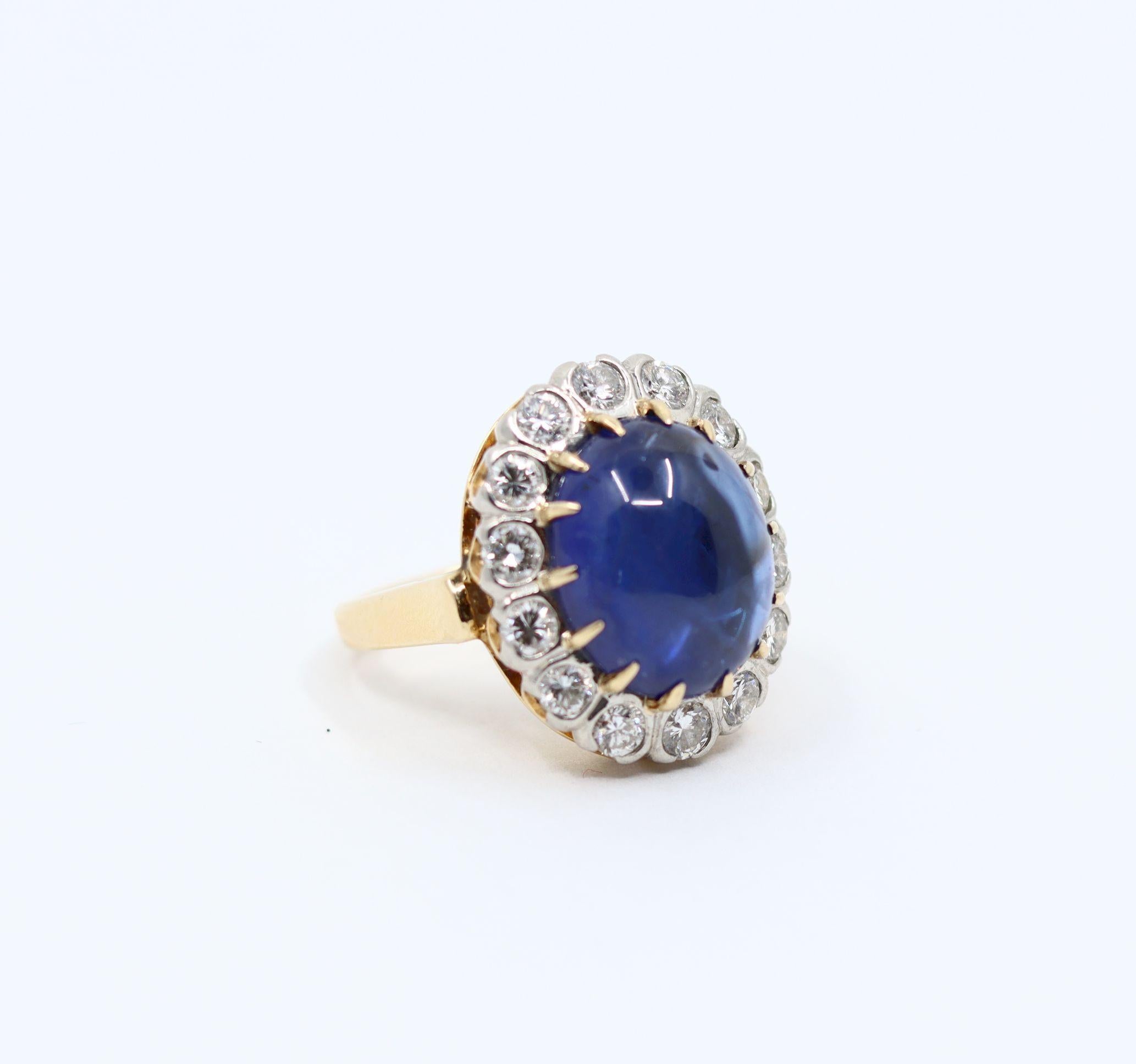 GIA Certified Vintage 14KT Gold Sapphire Cabochon Diamond Ring In Good Condition For Sale In Flushing, NY