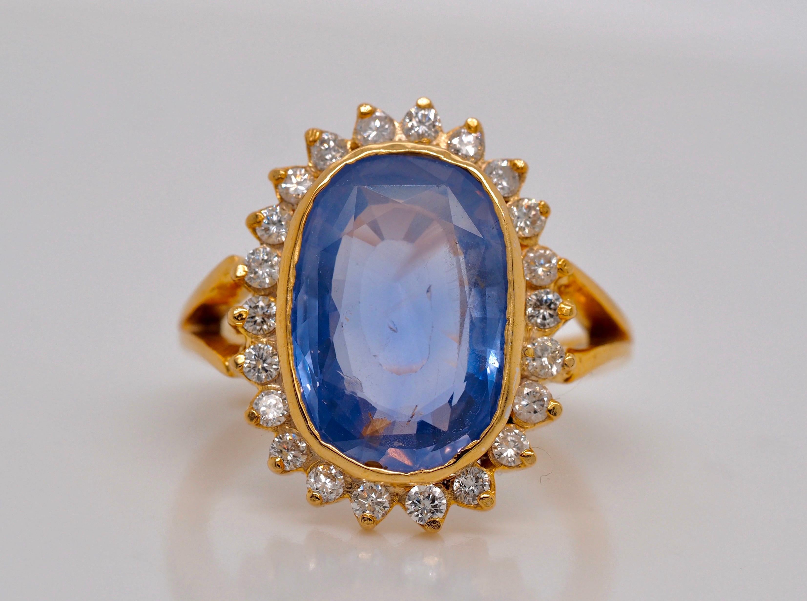 Retro GIA Certified Vintage Ceylon Sapphire Diamond Halo Ring in 14 Karat Yellow Gold