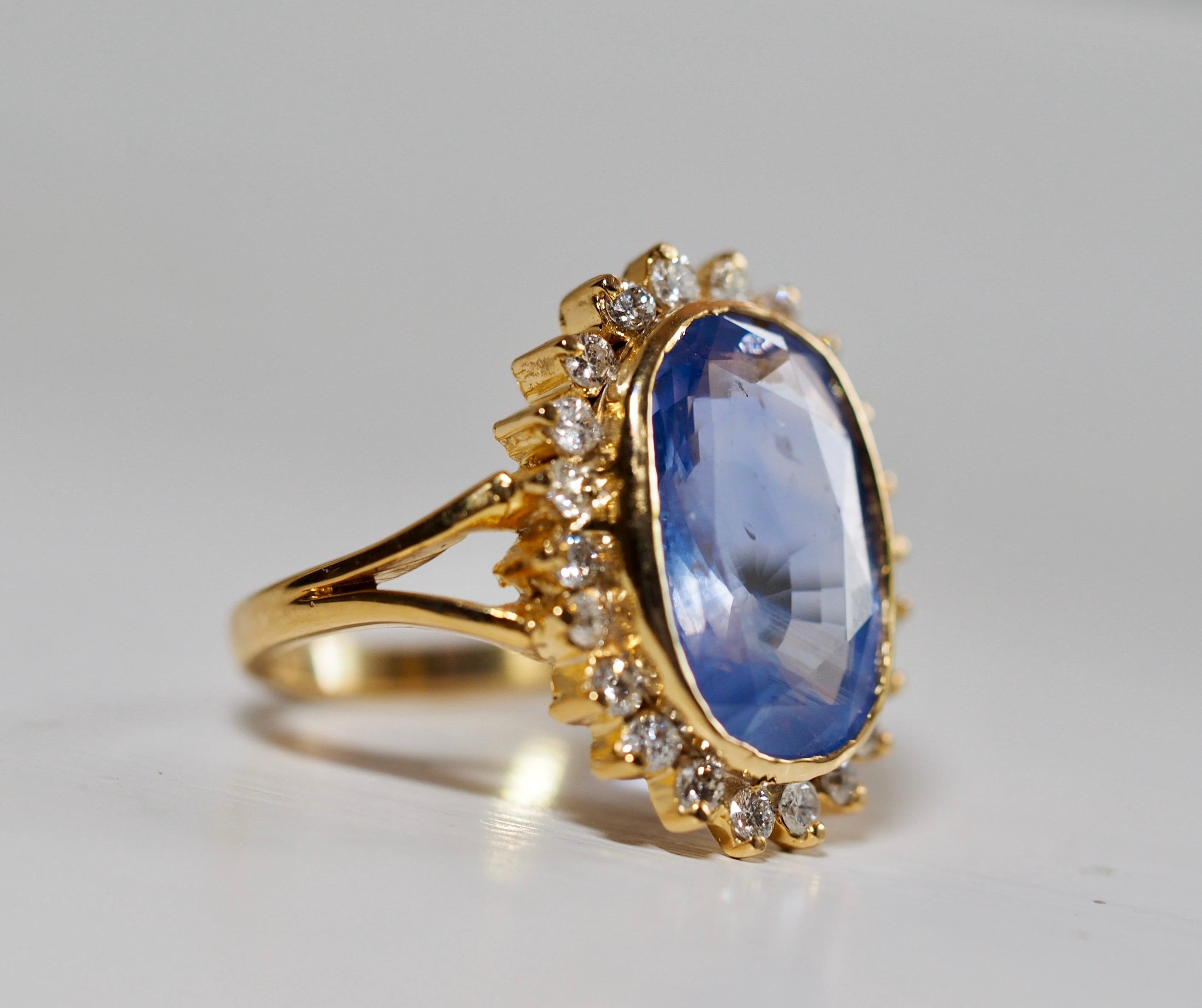 Oval Cut GIA Certified Vintage Ceylon Sapphire Diamond Halo Ring in 14 Karat Yellow Gold