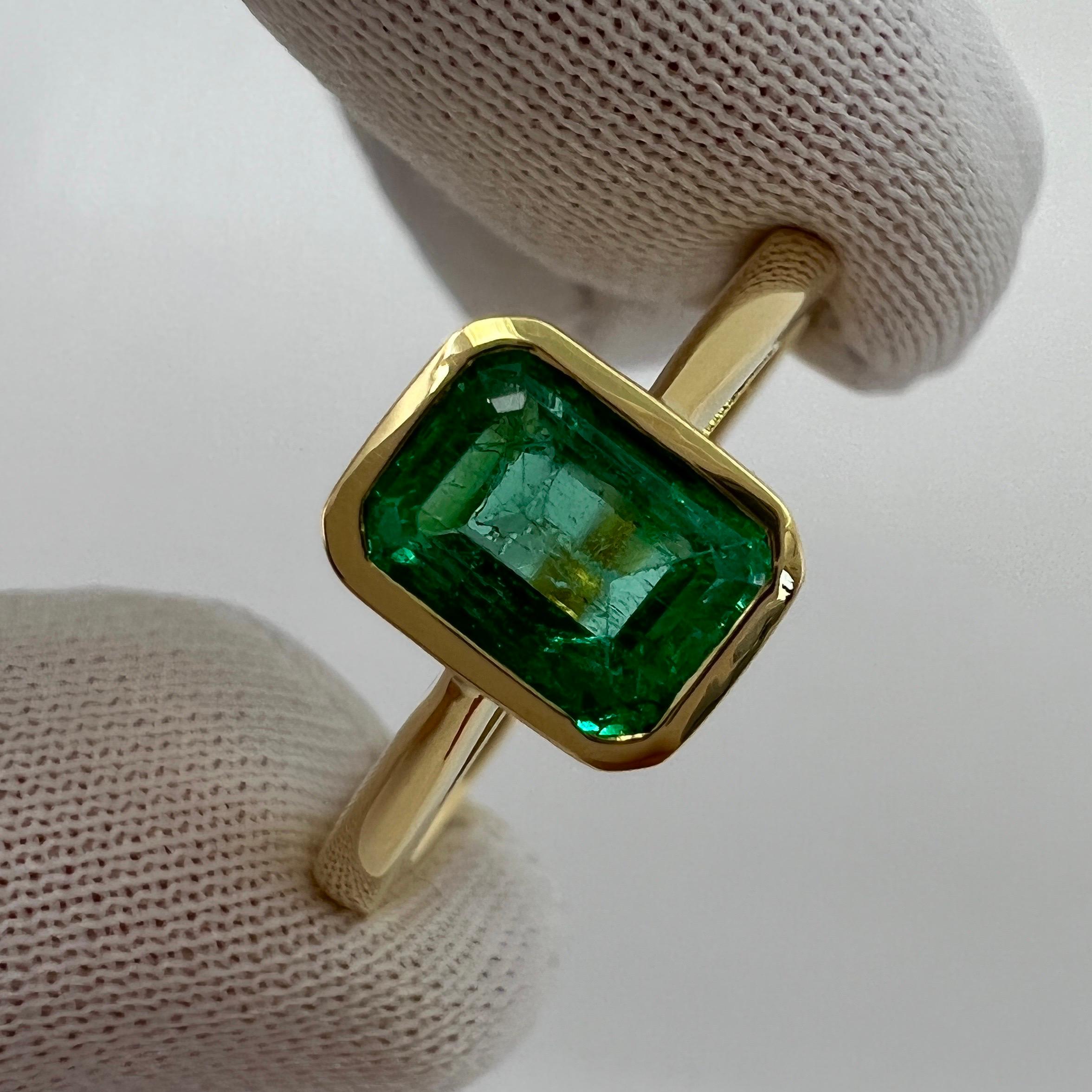 GIA Certified Vivid Green 1.5ct Colombian Emerald 18k Yellow Gold Solitaire Ring 3