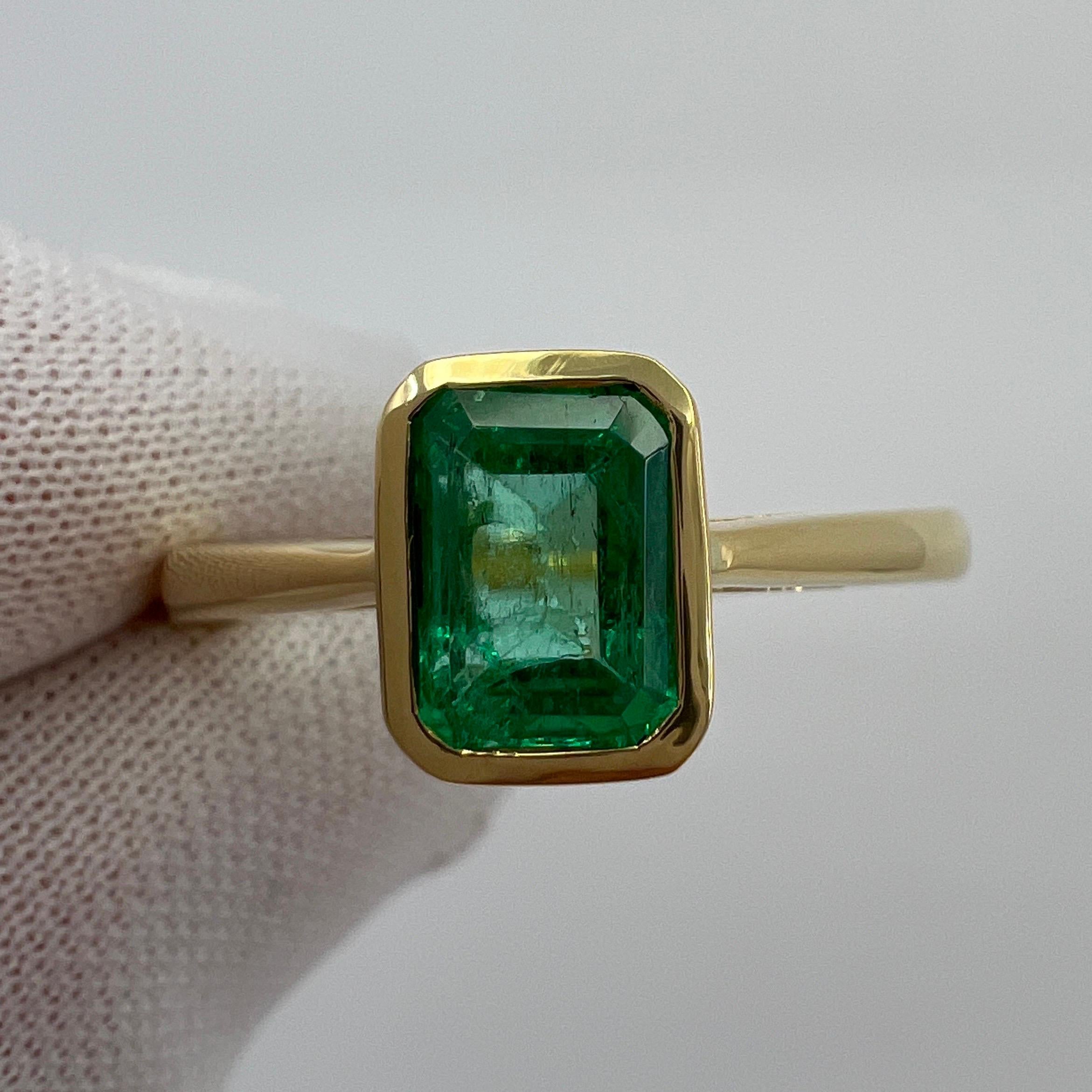 Emerald Cut GIA Certified Vivid Green 1.5ct Colombian Emerald 18k Yellow Gold Solitaire Ring