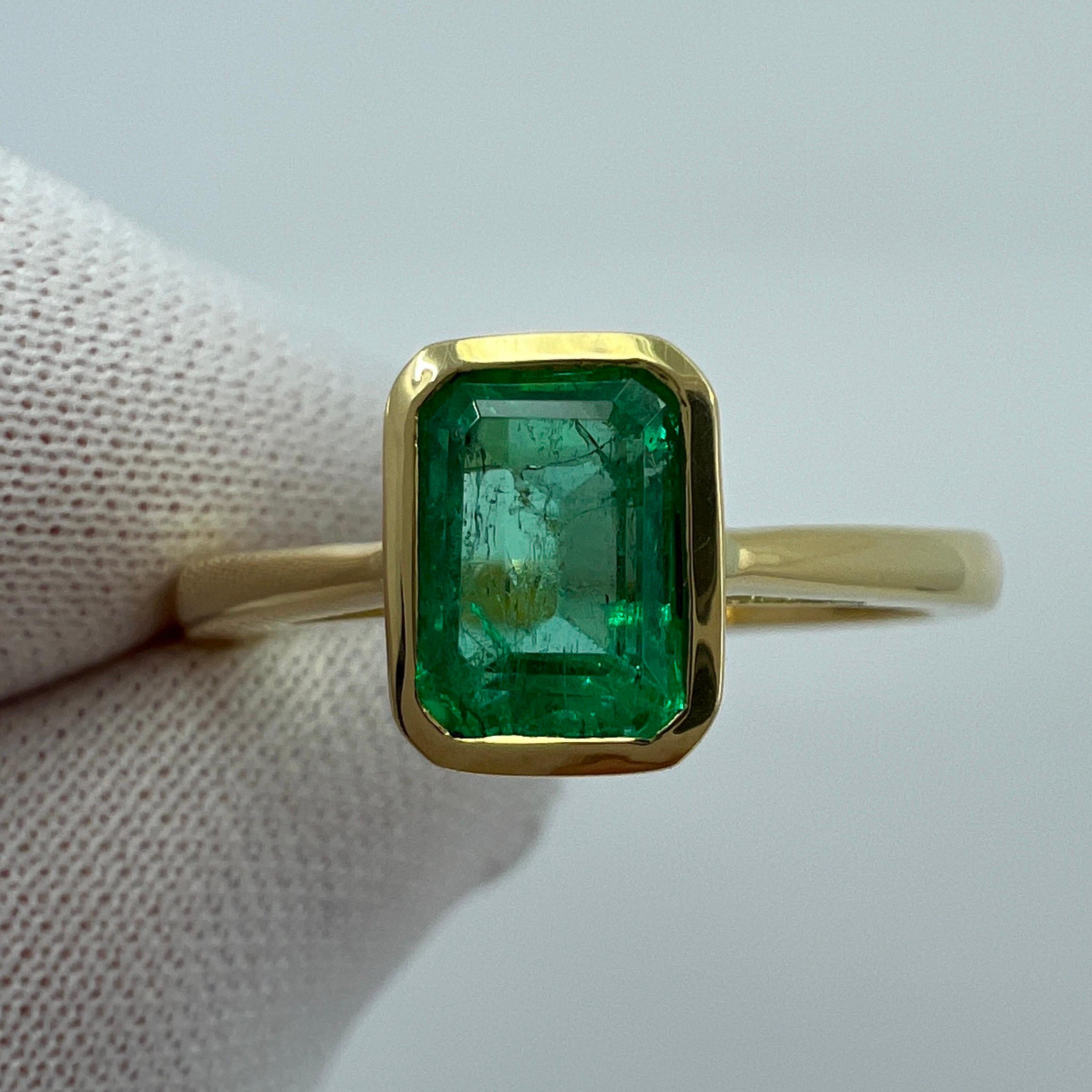 Women's or Men's GIA Certified Vivid Green 1.5ct Colombian Emerald 18k Yellow Gold Solitaire Ring