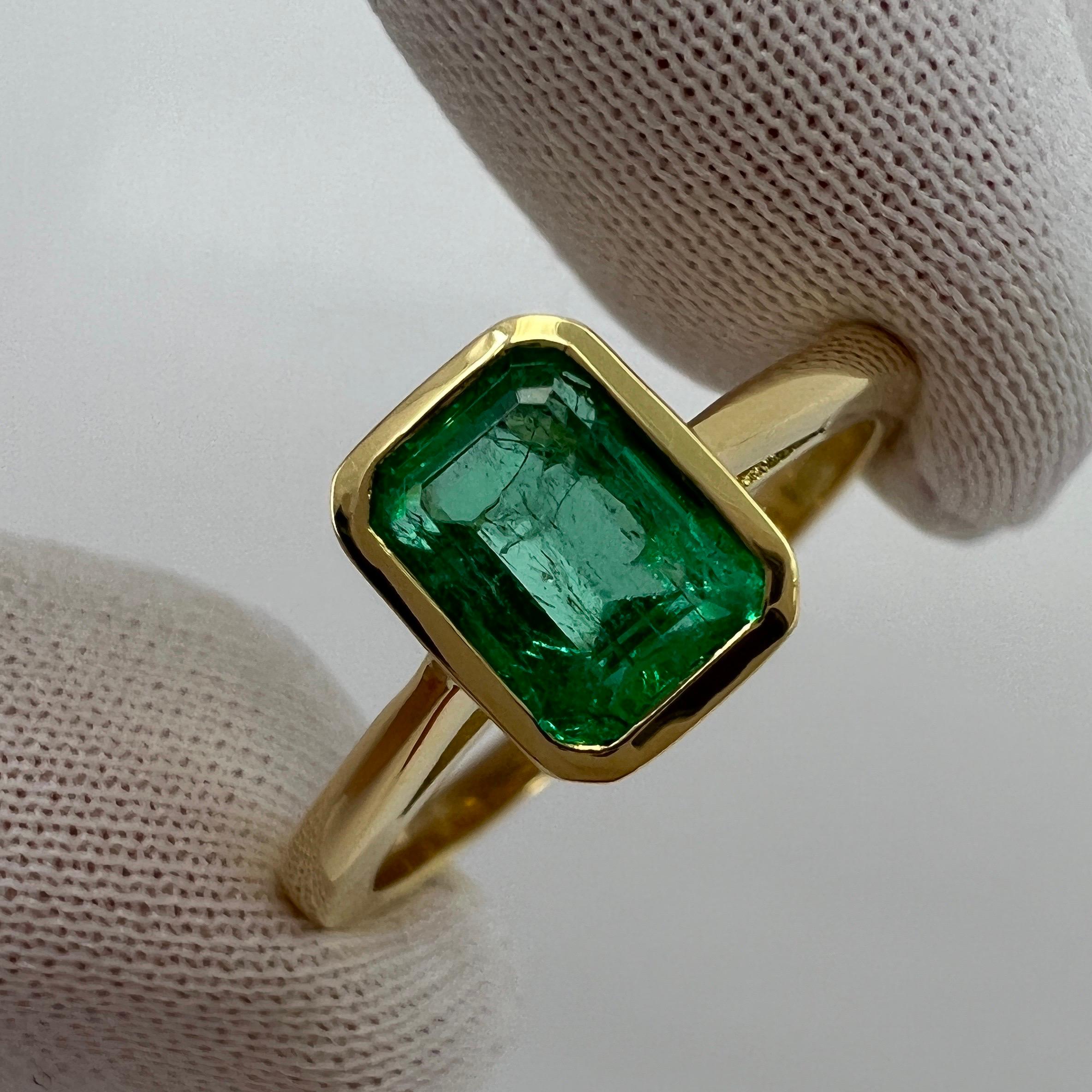 GIA Certified Vivid Green 1.5ct Colombian Emerald 18k Yellow Gold Solitaire Ring 2