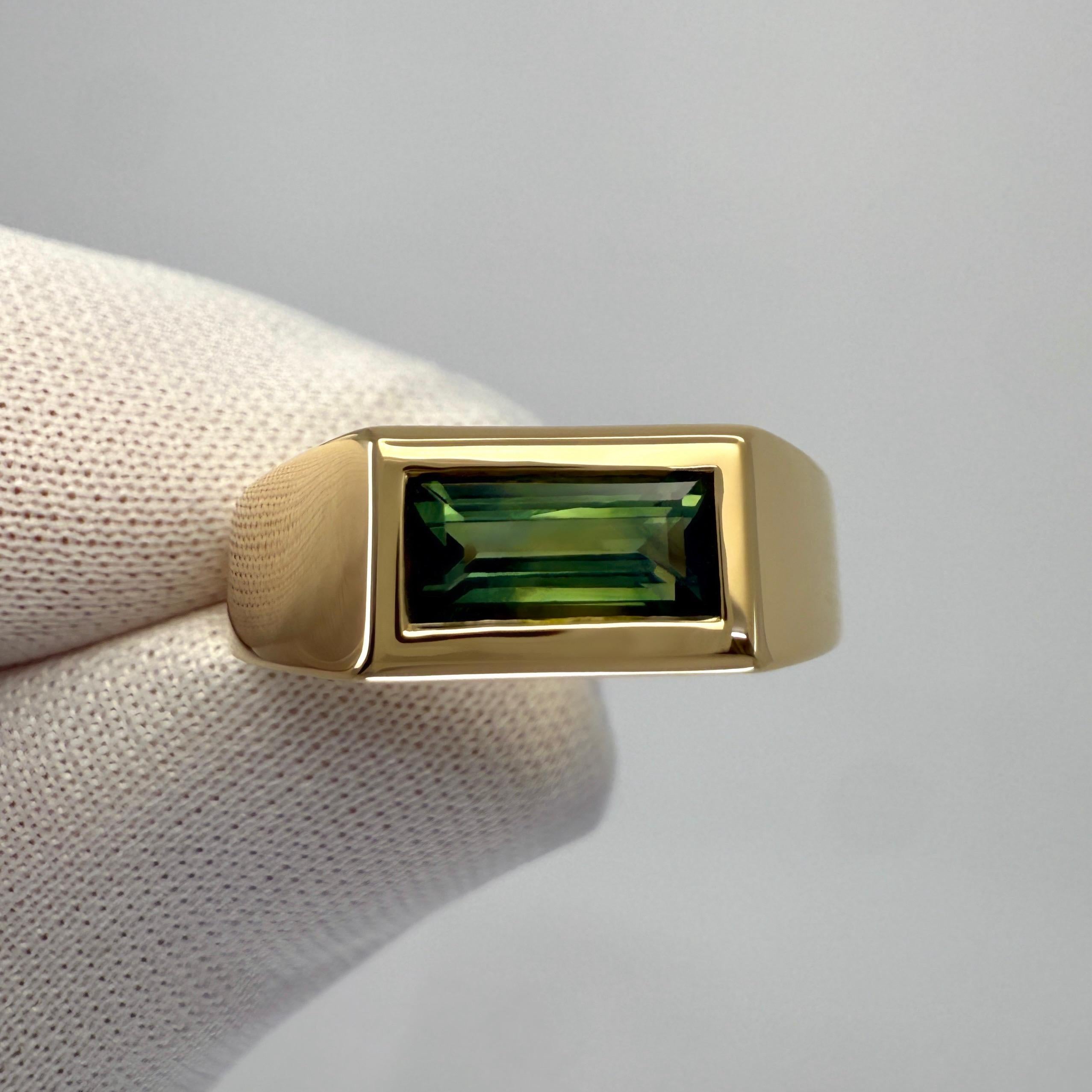 GIA Certified Vivid Green Untreated Australian Sapphire (zaffiro australiano non trattato) Anello East West in oro 18 carati in vendita 5