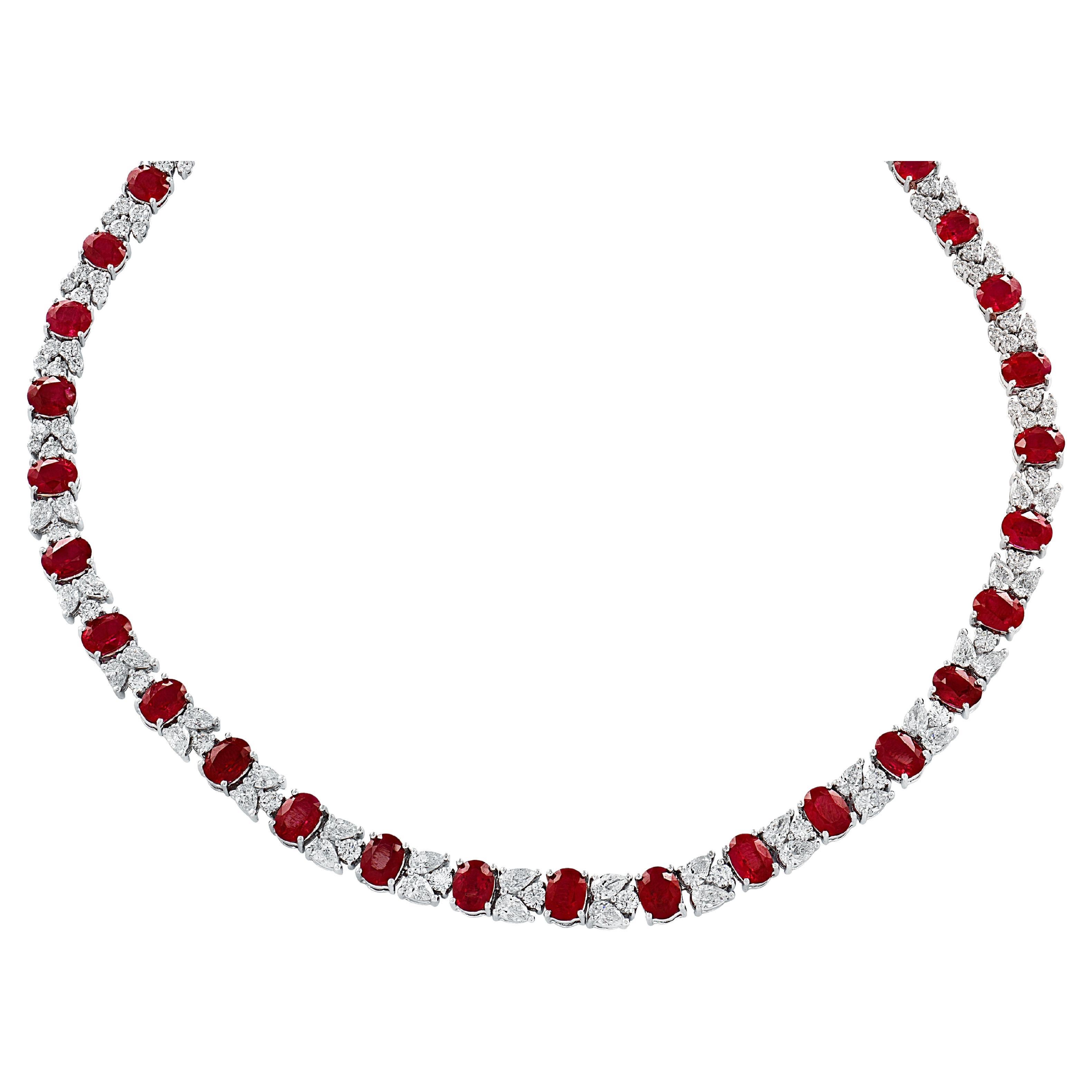 Collar de rubí de Birmania y diamantes rojo vivo de 31,99 quilates certificado por el GIA