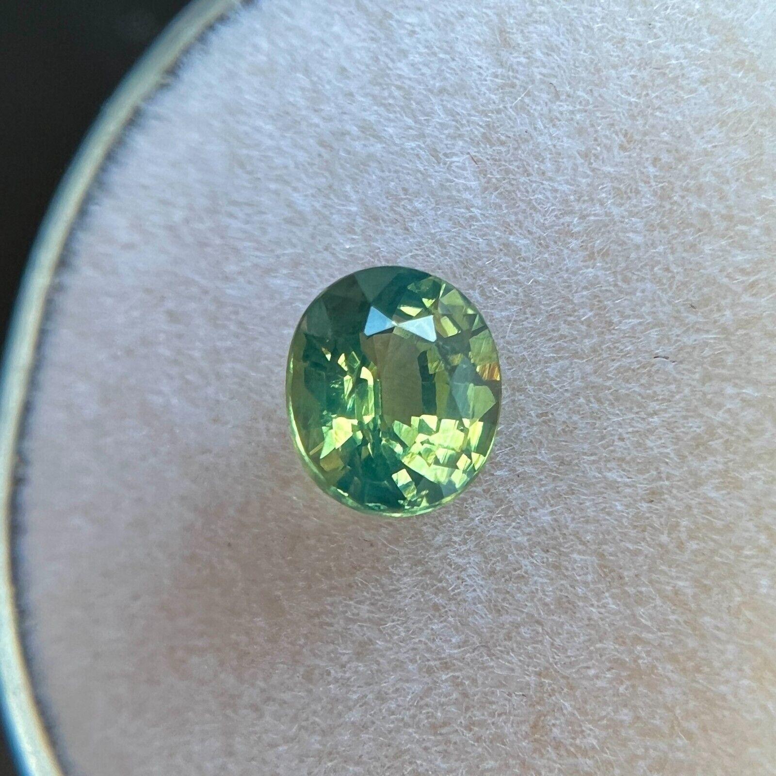 Taille ovale GIA Certified Vivid Yellow Green Sapphire 0.90Ct Natural Oval Cut Unheated Rare  en vente