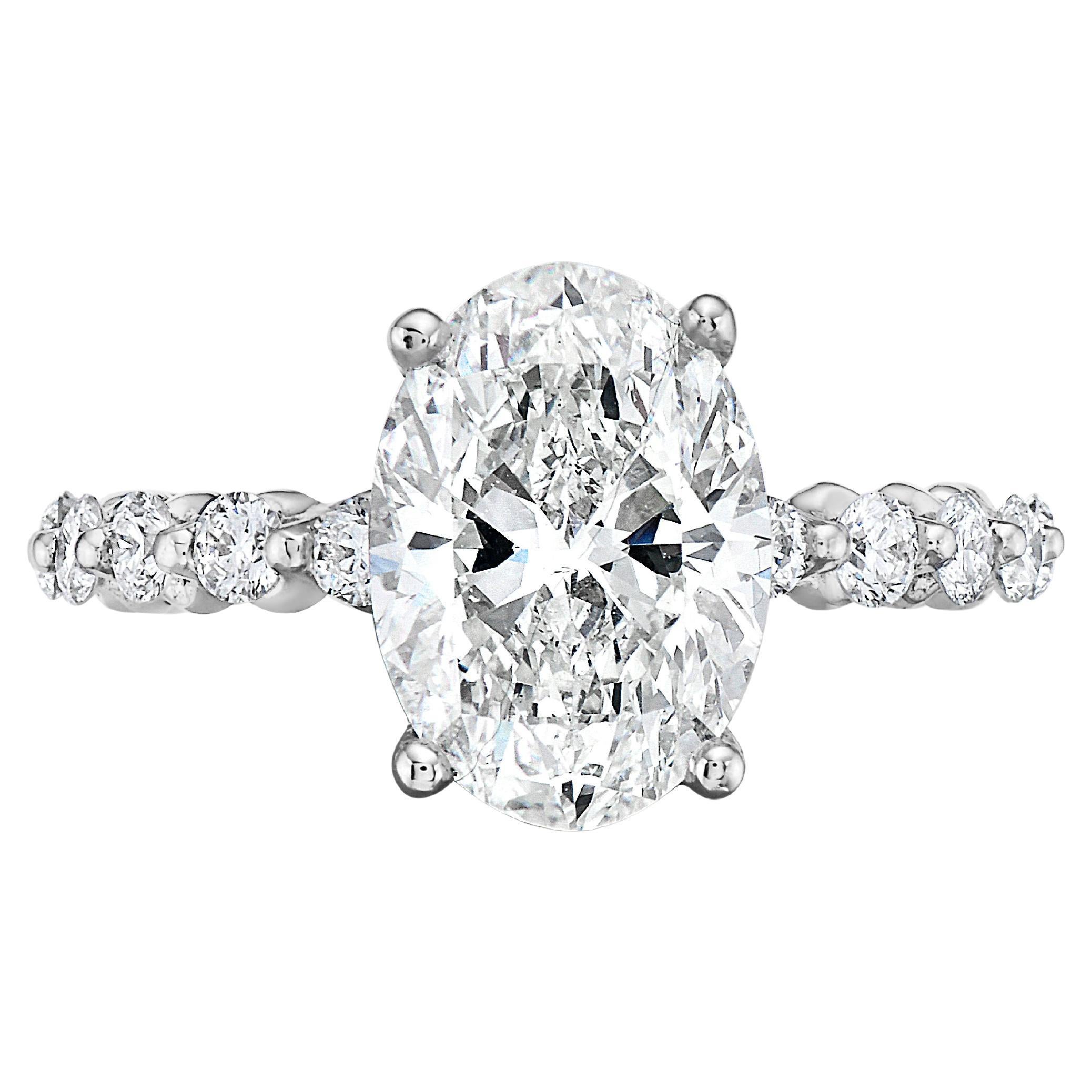GIA Certified  Vs1 Quality White Diamond 18K White Gold Ring For Sale