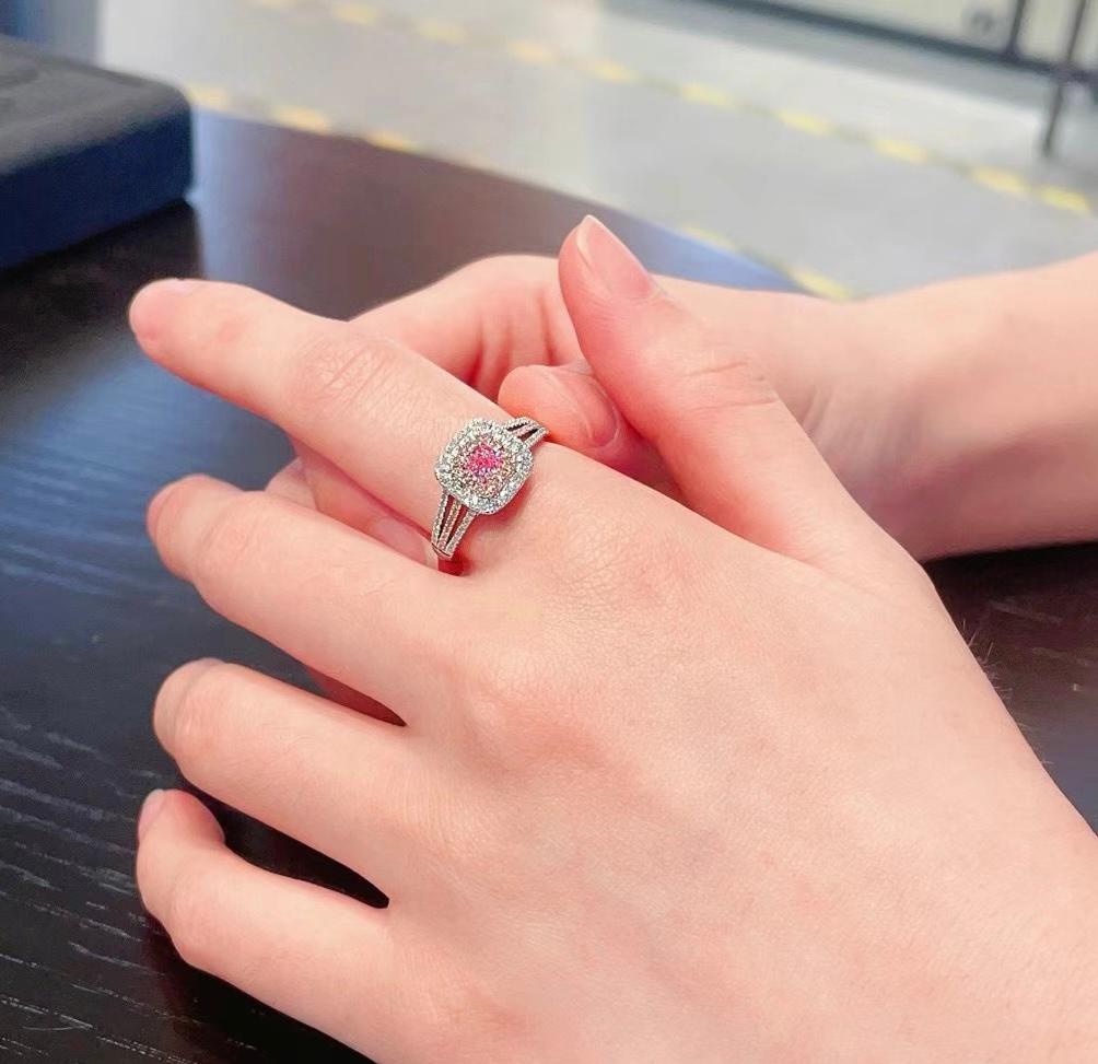 Moderne Bague en or blanc 18 carats certifiée GIA, pureté VS2, 0,31 CT de diamant brun rosé en vente