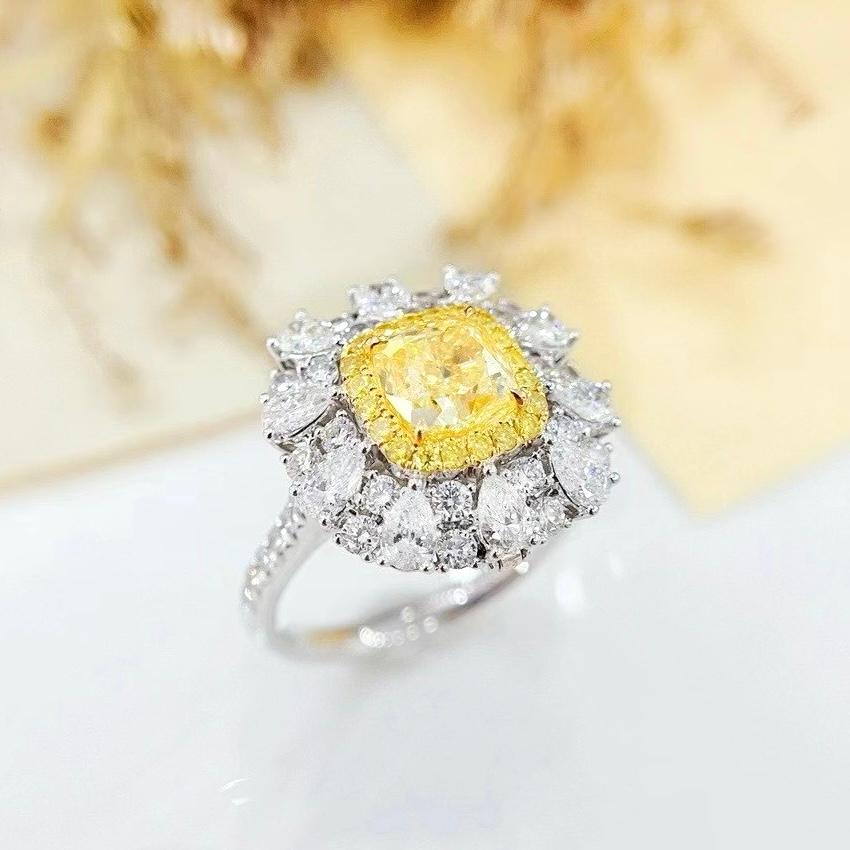 GIA Certified VVS1 1.50 CT Fancy Yellow Diamond Cocktail Ring For Sale 1