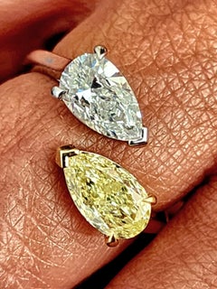 Two-stone Pear shape white & yellow diamond cocktail ring, Gia certified
